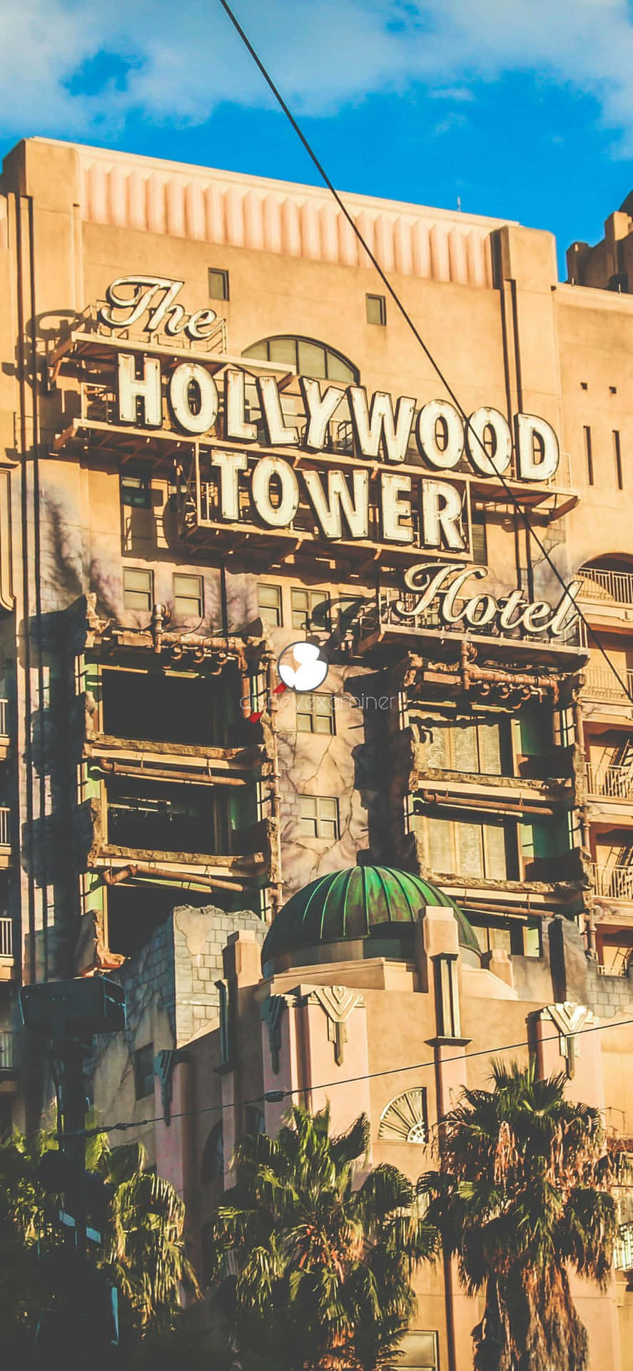 Download Magical Yosemite Valley Featured in the Background of an iPhone Xs in California