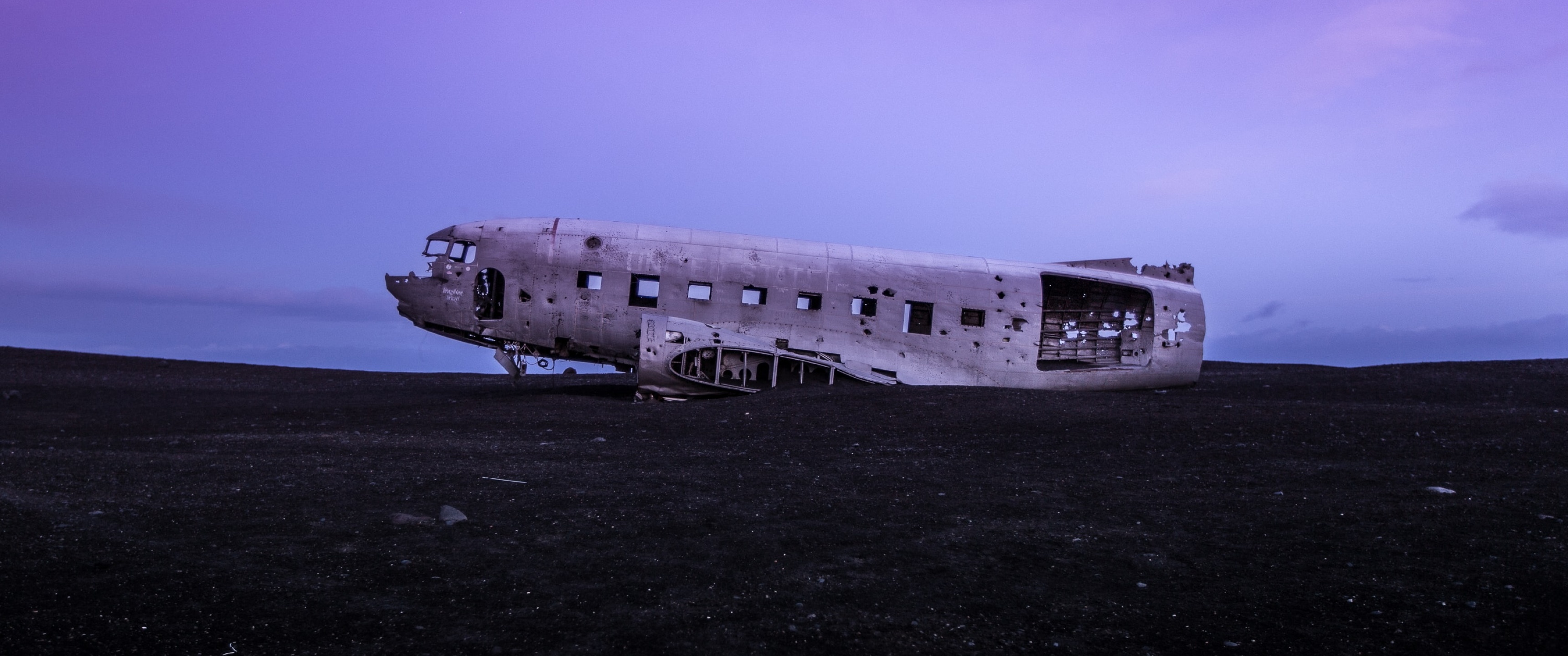 Crashed Airplane Wallpaper 4K, Douglas DC- Wrecked, Photography