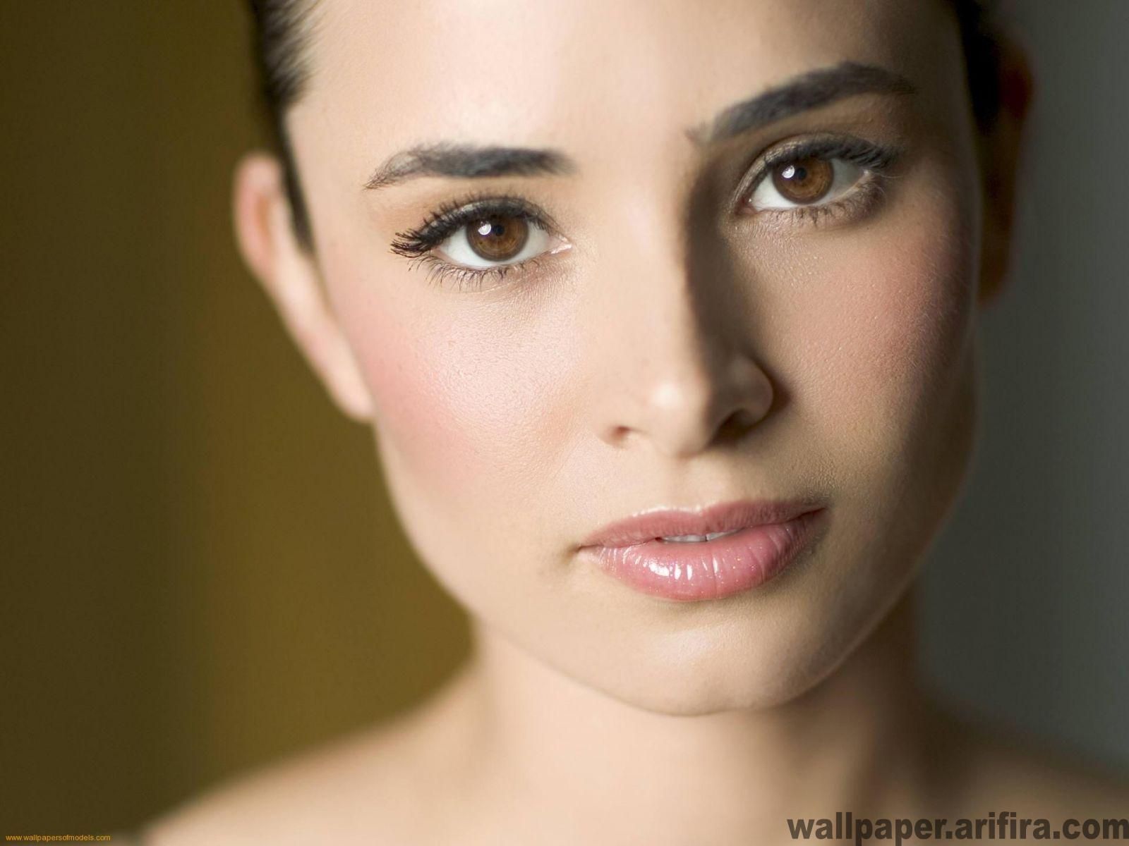 Mia Maestro