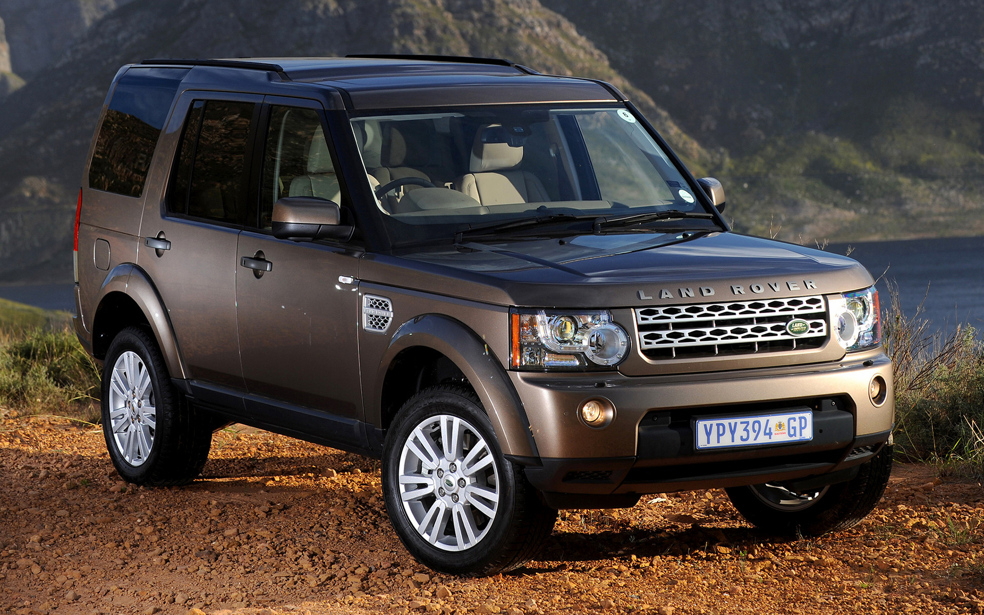 Land Rover Discovery 4 HSE (ZA) and HD Image