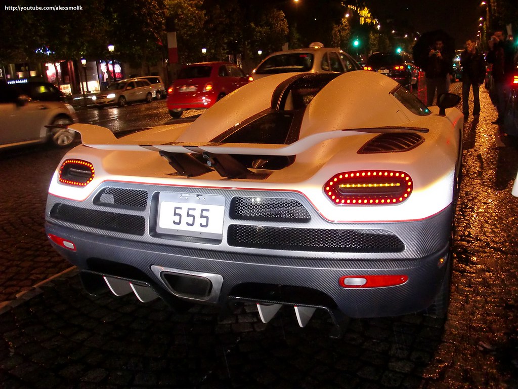 Koenigsegg Agera R. Paris by night is pretty cool. Don't yo
