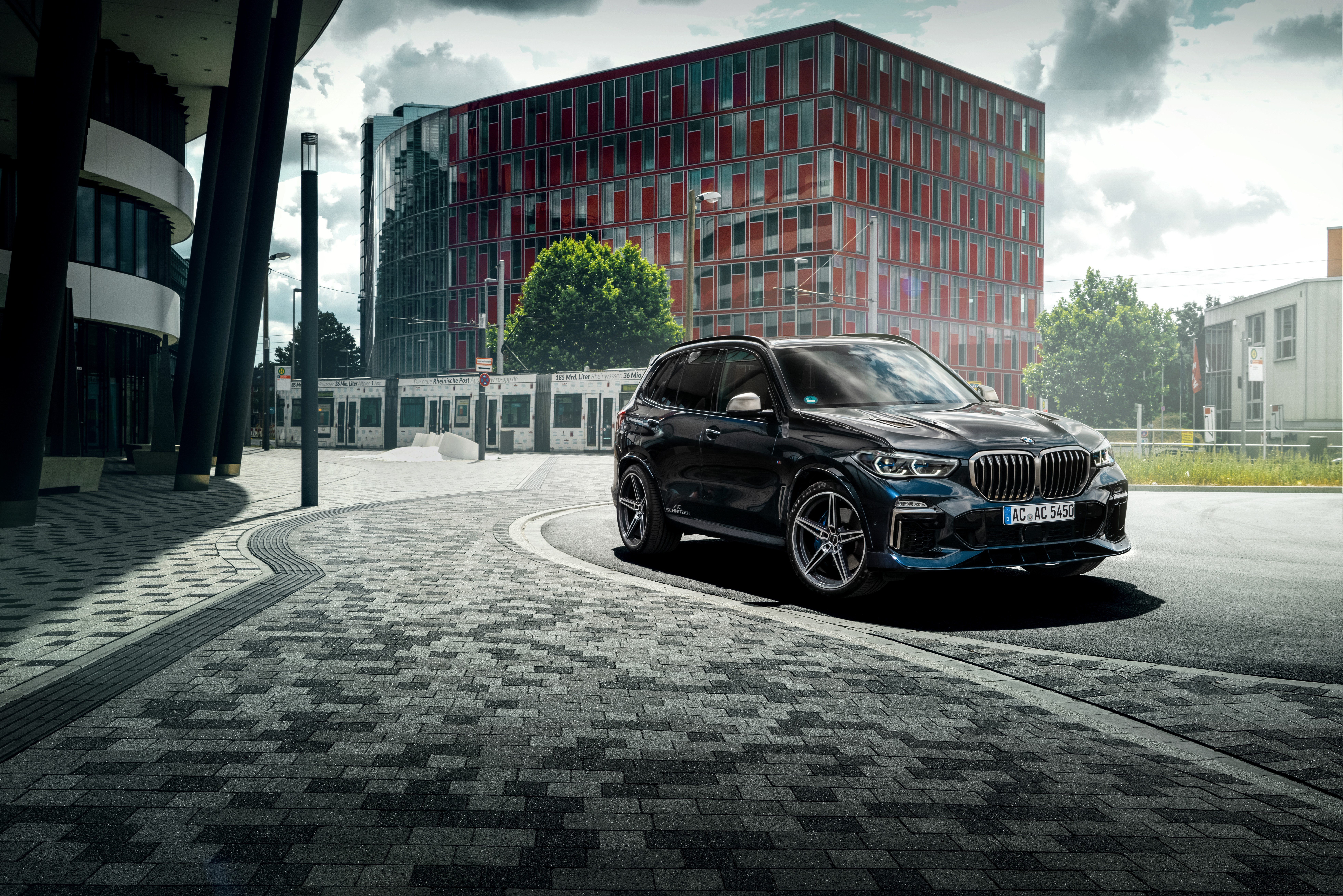 BMW X5 8k Ultra HD Wallpaper