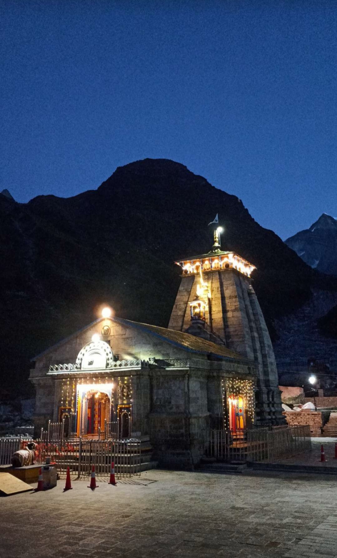 Night scene- Kedarnath. Temple photography, Shiva wallpaper, Travel destinations in india