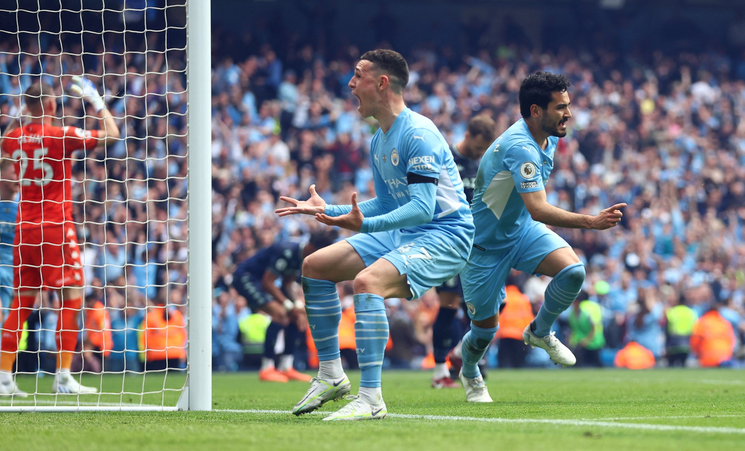 Man City wins Premier League title in epic final day finish
