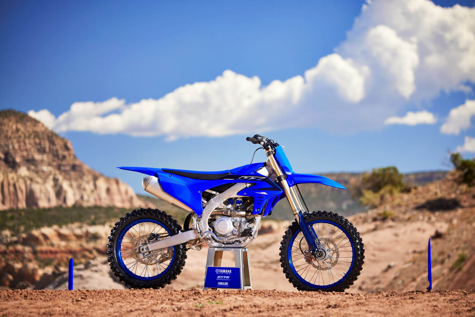 new features on the fresh 2023 Yamaha YZ450F