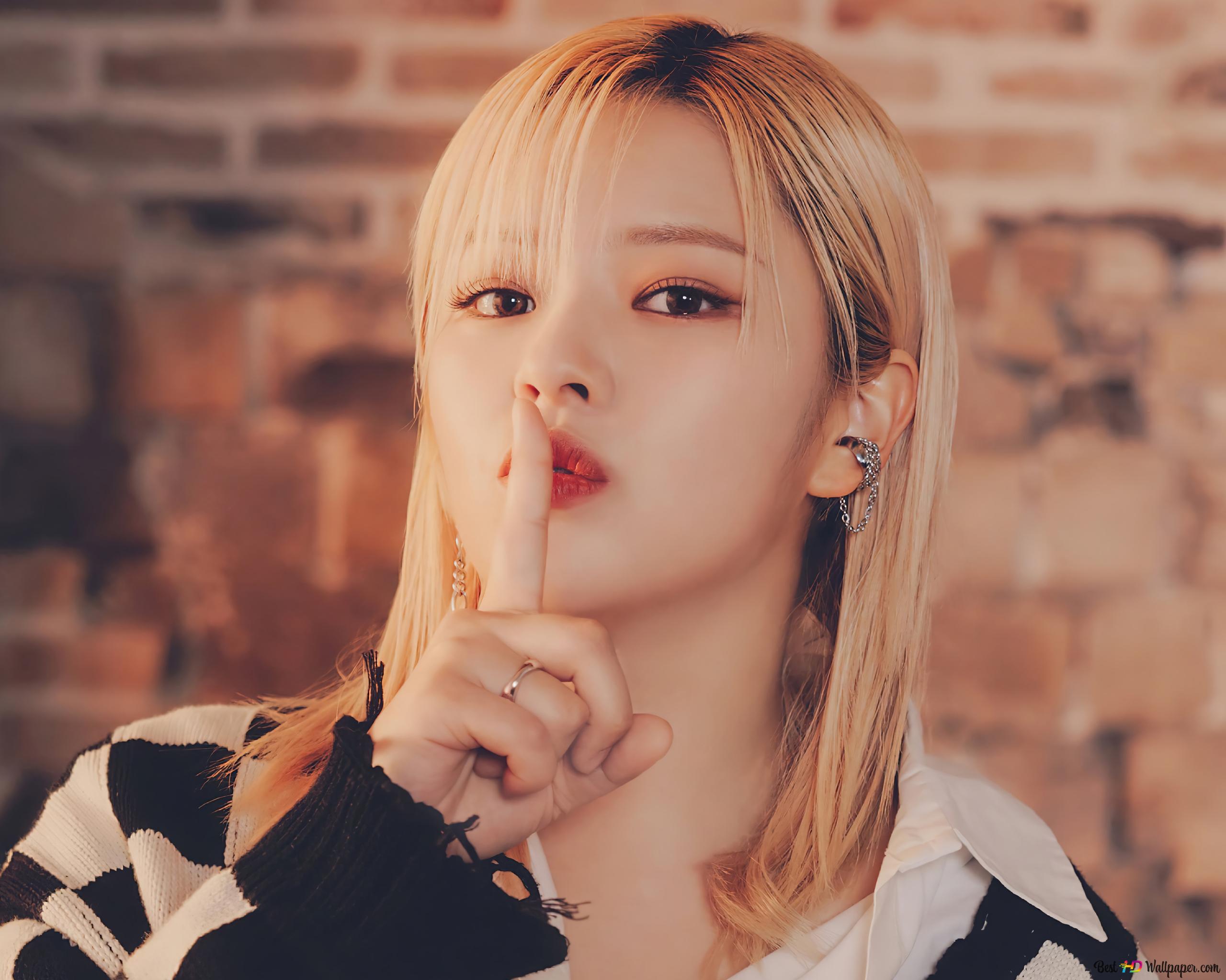 TWICE's Jeongyeon. Season's Greetings 2023 4K wallpaper download