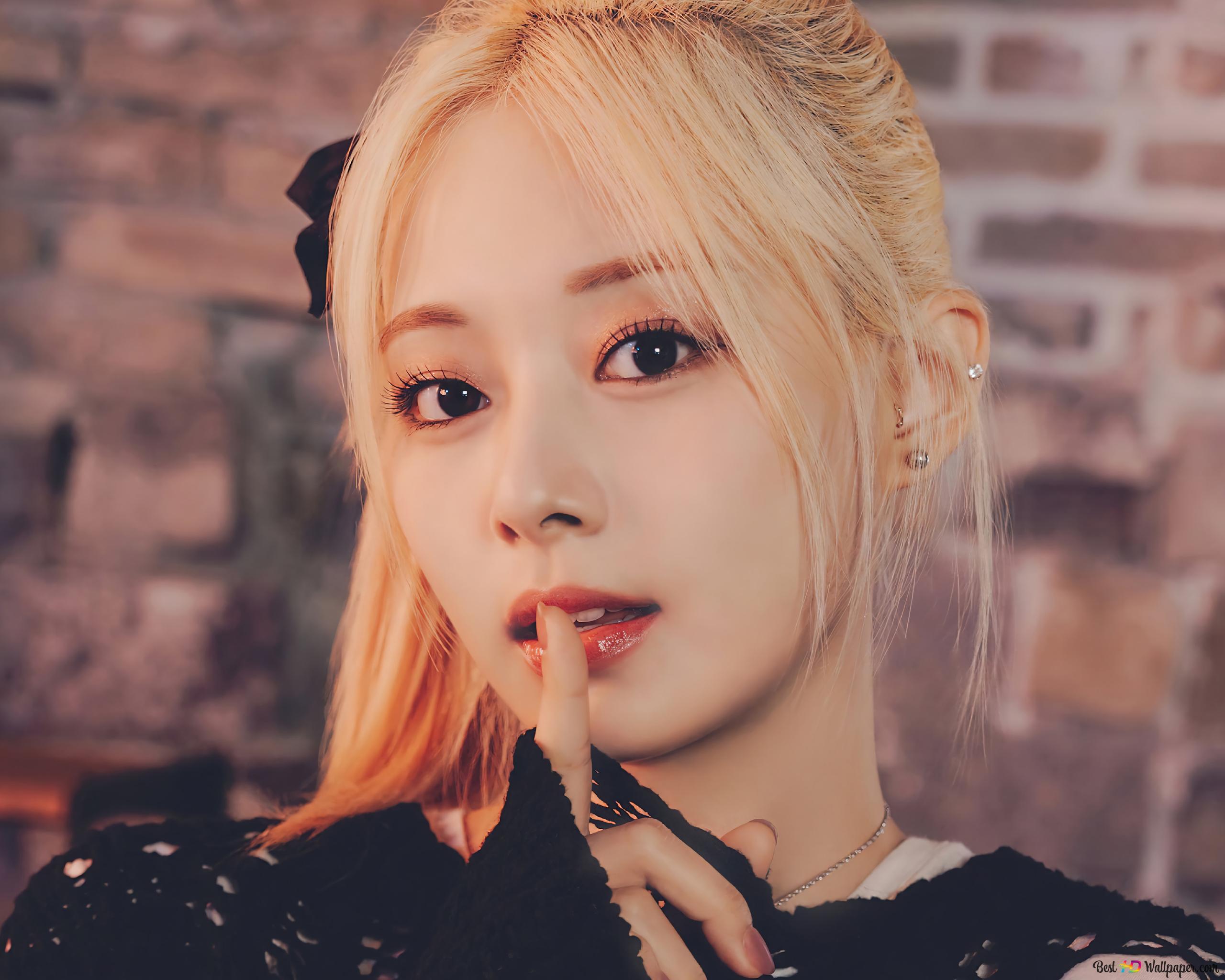 TWICE's Tzuyu. Season's Greetings 2023 4K wallpaper download