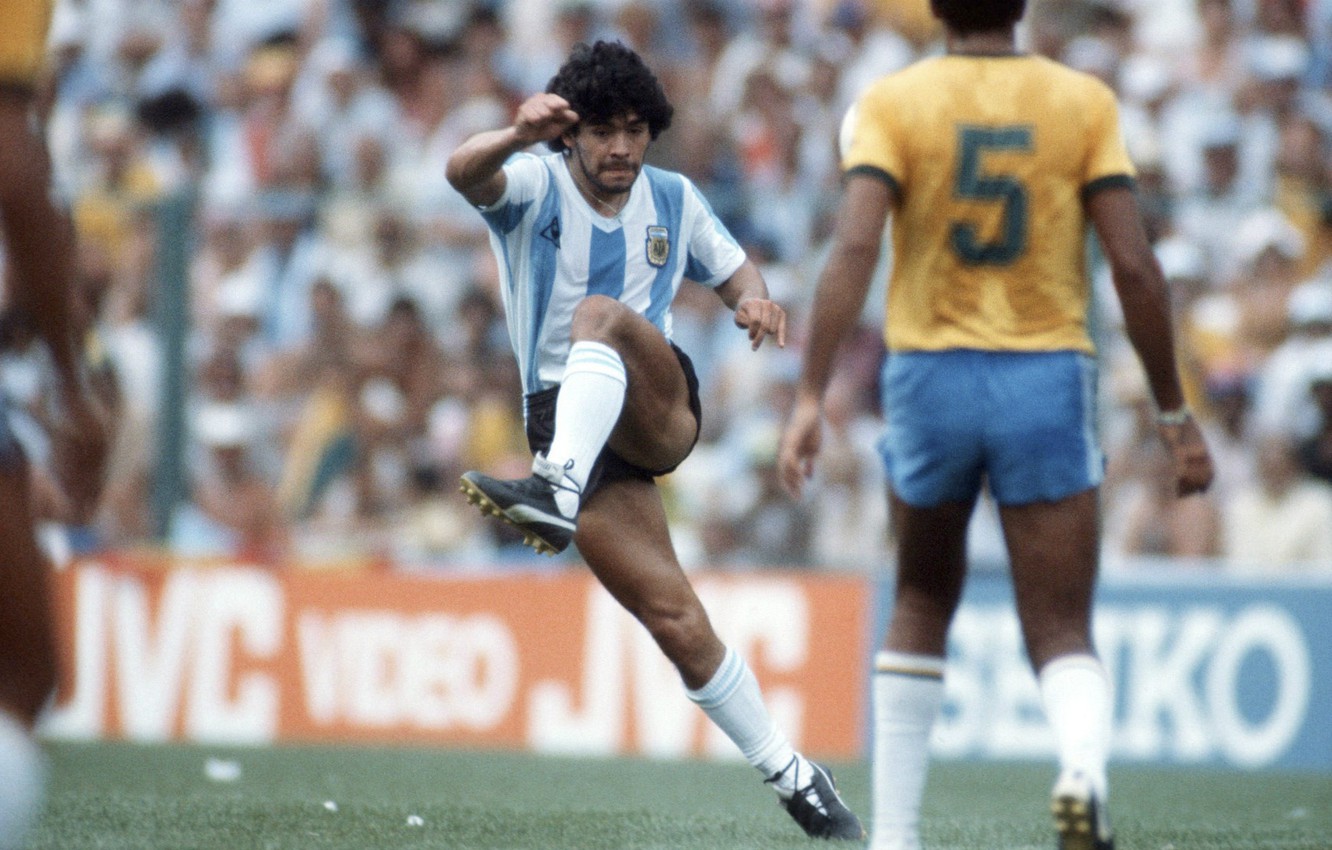 Wallpaper blow, maradona, 1982, the muscles of the legs, Argentina Brazil image for desktop, section спорт
