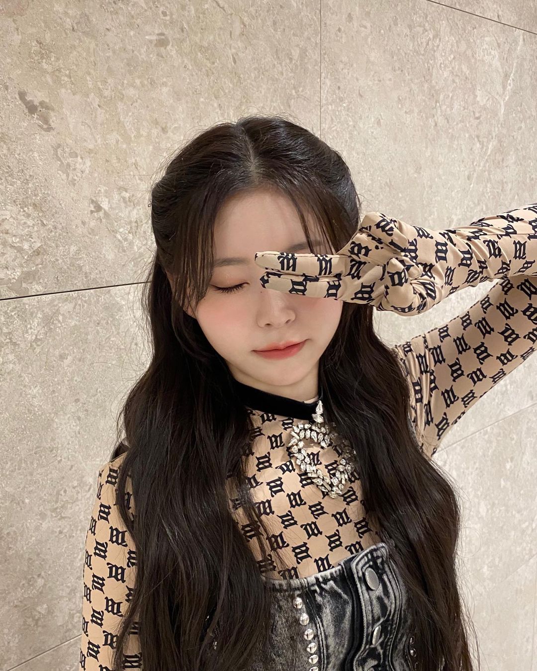 Nmixx Pics Official Instagram Update With Kyujin (1 2) # KYUJIN #규진