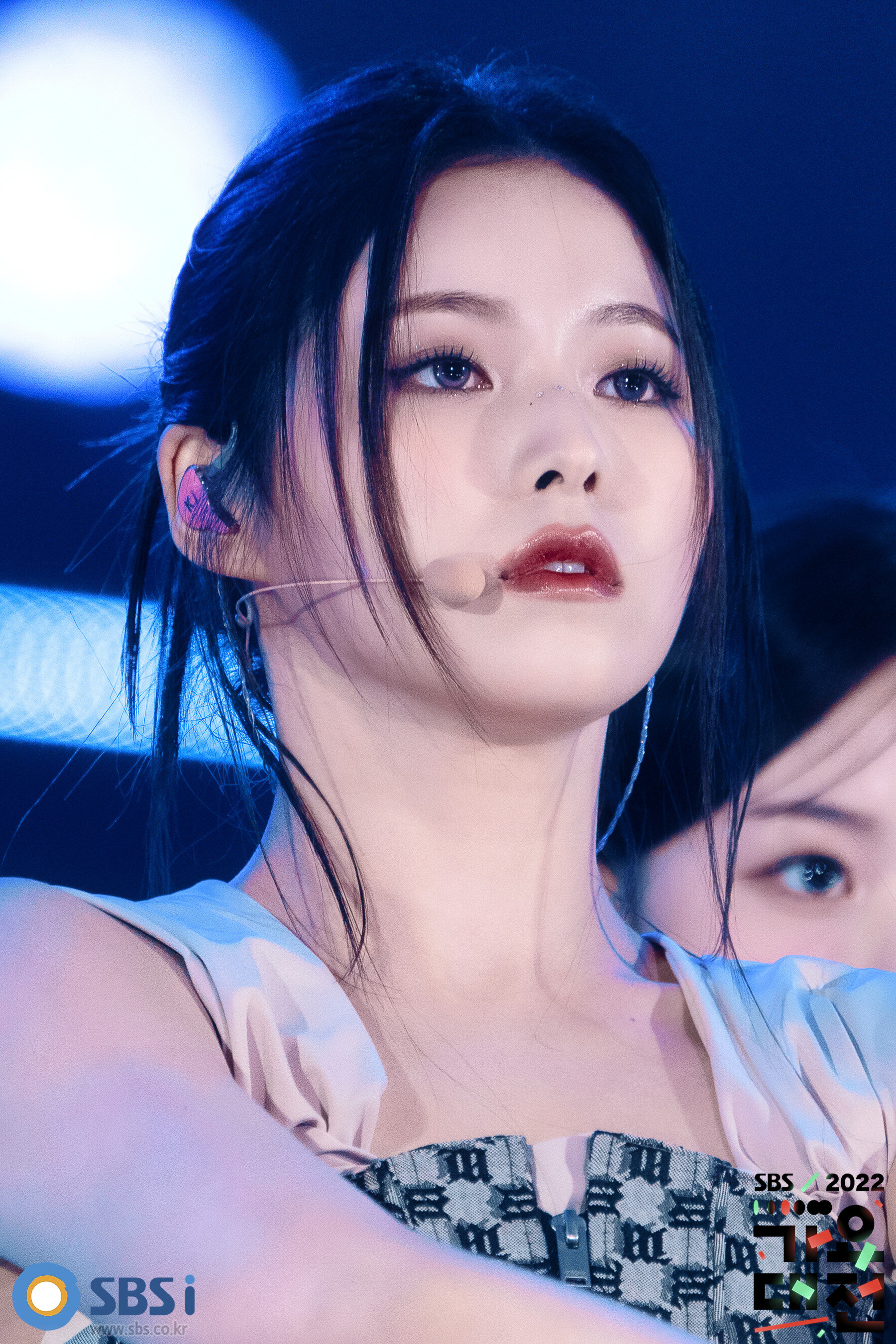 NMIXX Kyujin SBS Gayo Daejeon Behind Photo