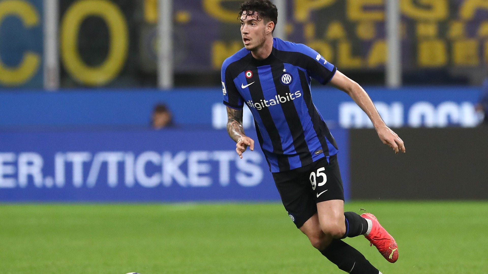 Report: PSG Eyes Inter Milan Defender Alessandro Bastoni