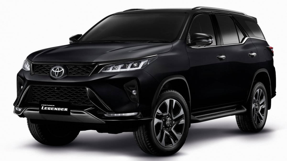 Toyota Fortuner Wallpaper for FREE
