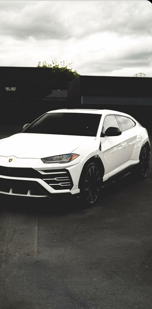 Lamborghini Urus wallpaper