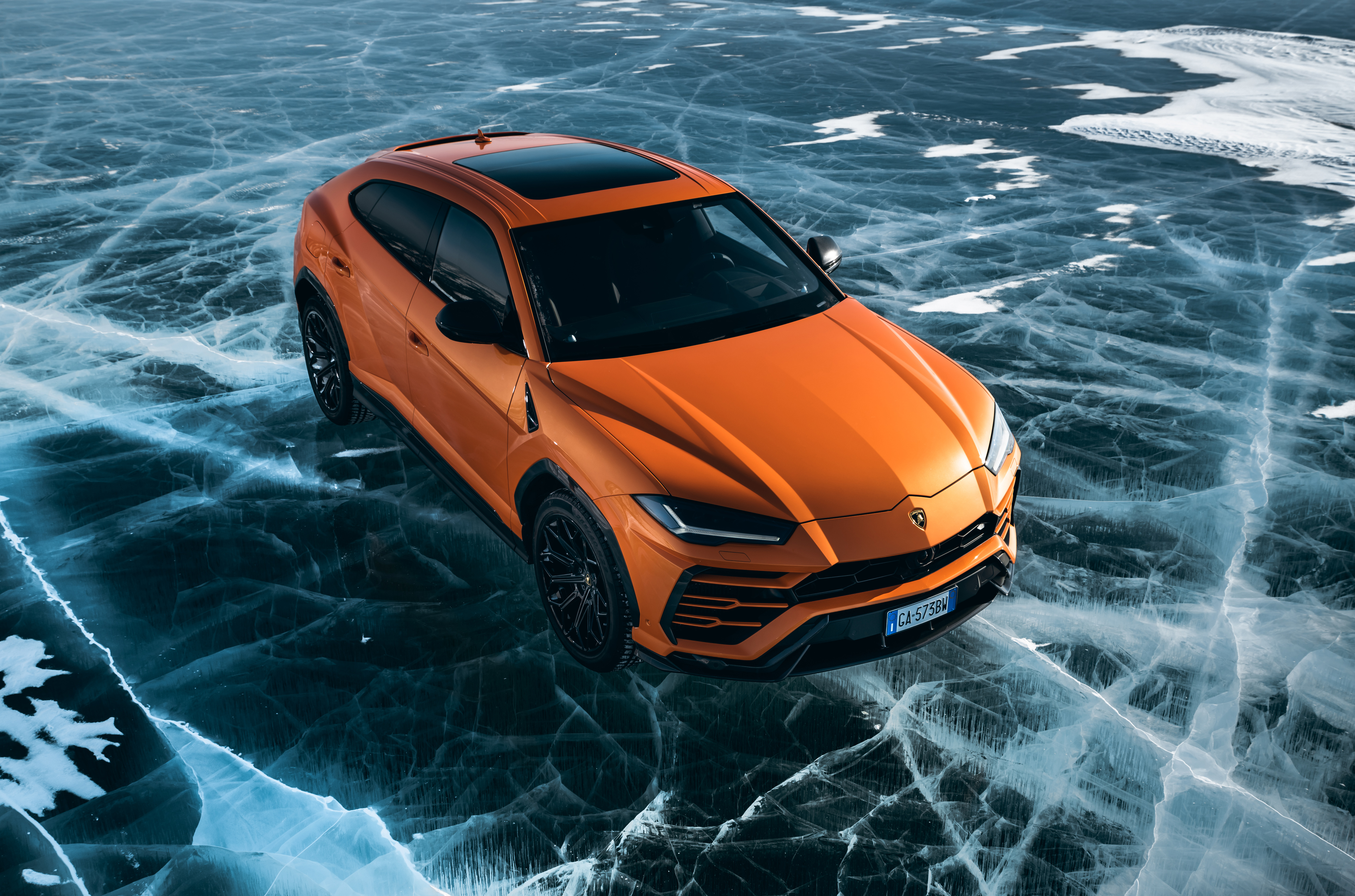 4K Lamborghini Urus Wallpaper and Background Image