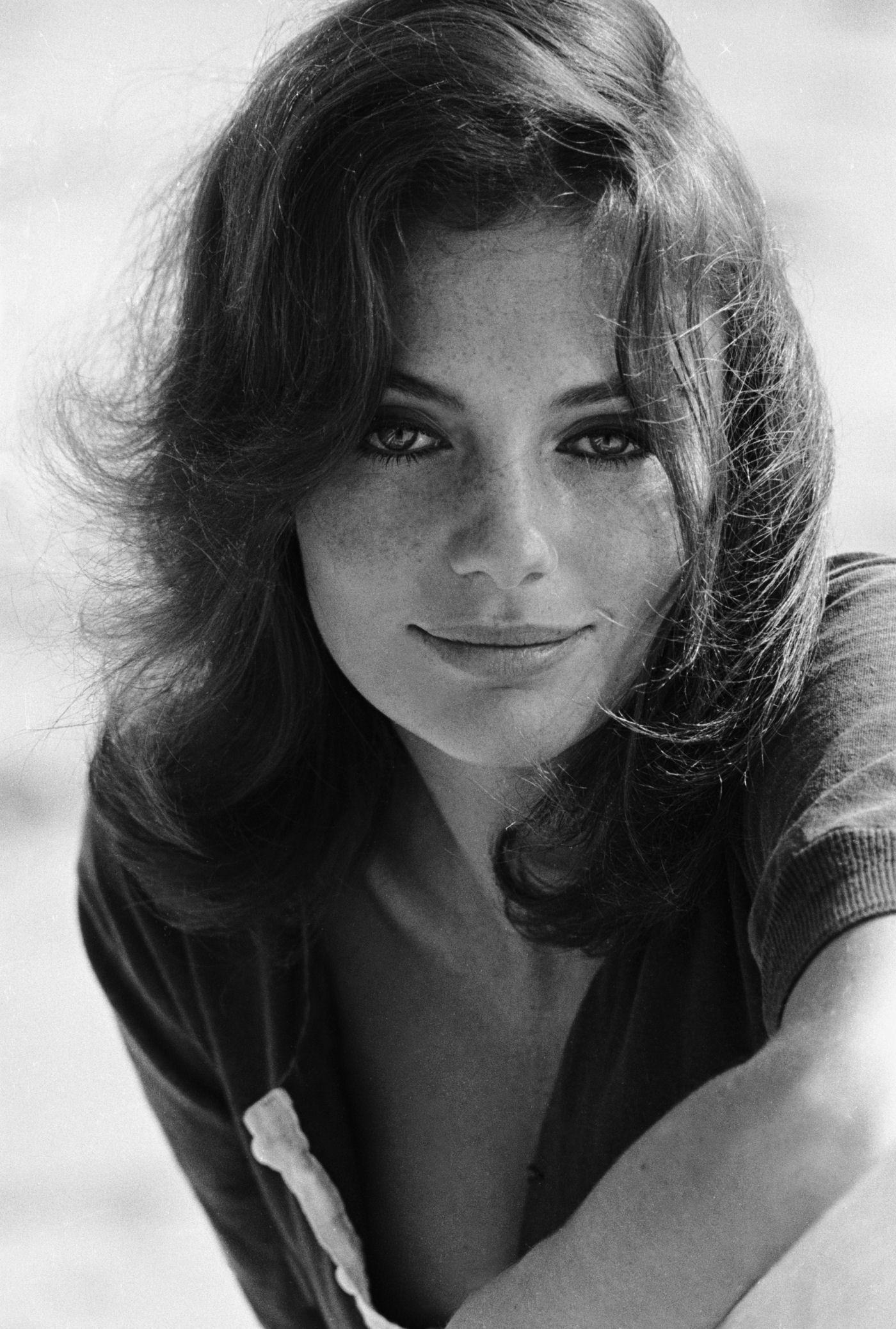 Jacqueline Bisset wallpaper