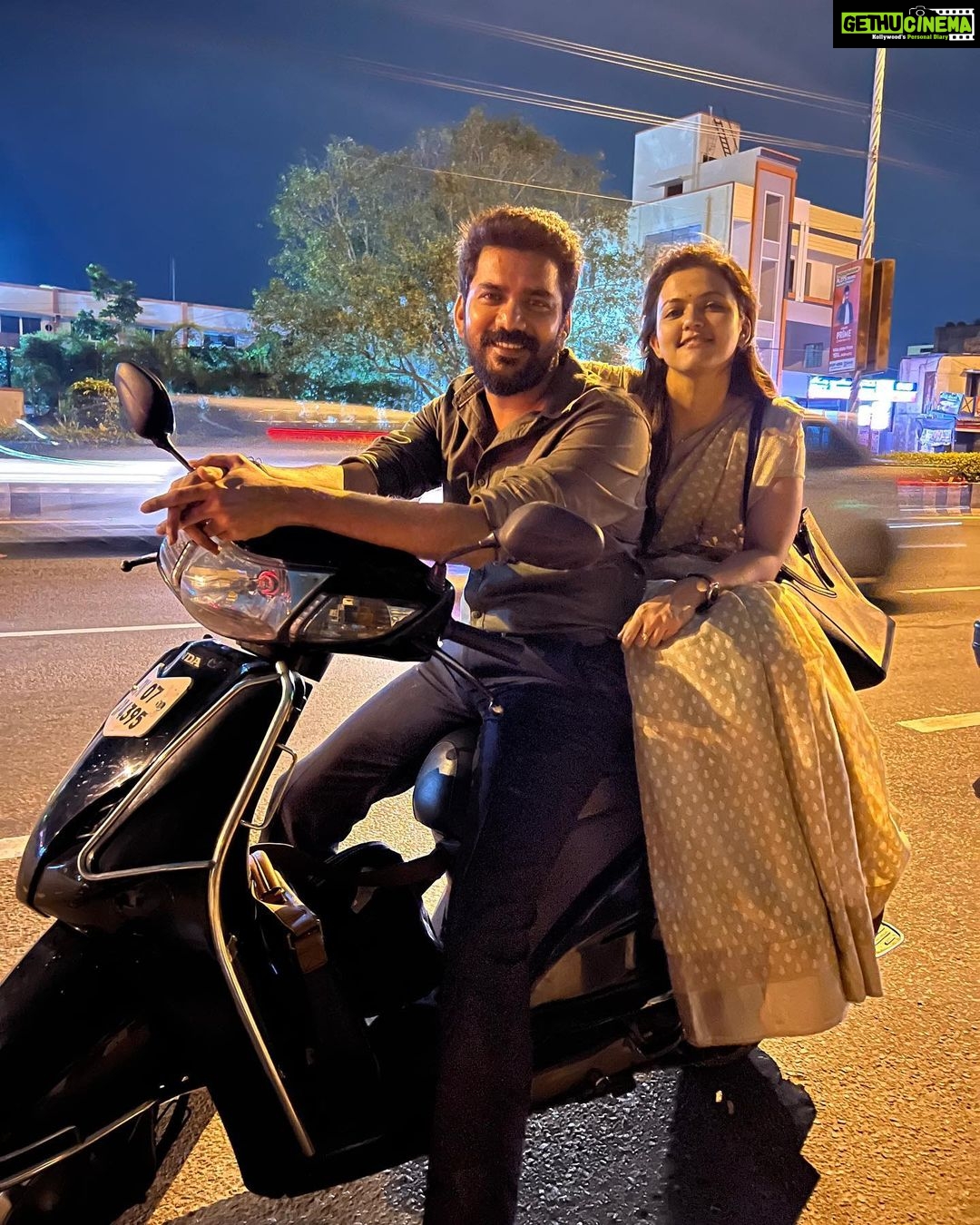 Actress Aparna Das HD Photo and Wallpaper October 2022