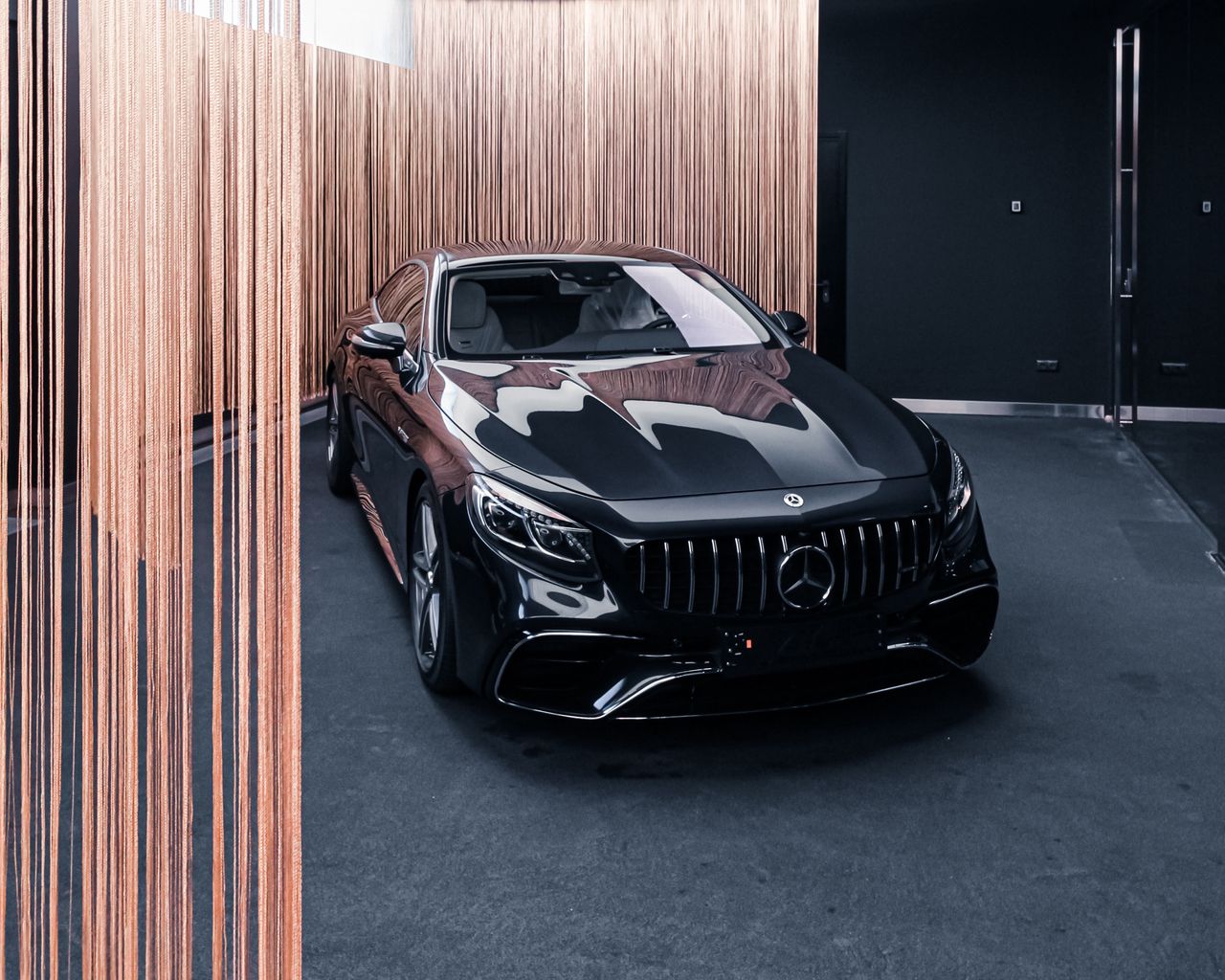 Download Wallpaper 1280x1024 Mercedes Benz Amg 63 S, Mercedes, Car, Black, Supercar Standard 5:4 HD Background