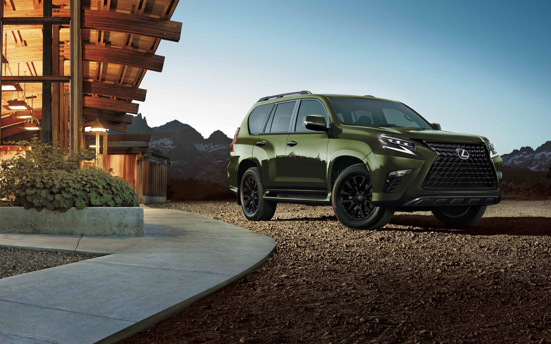 Lexus GX Reminds Us It's Still Around With Changes for 2022 Car Guide