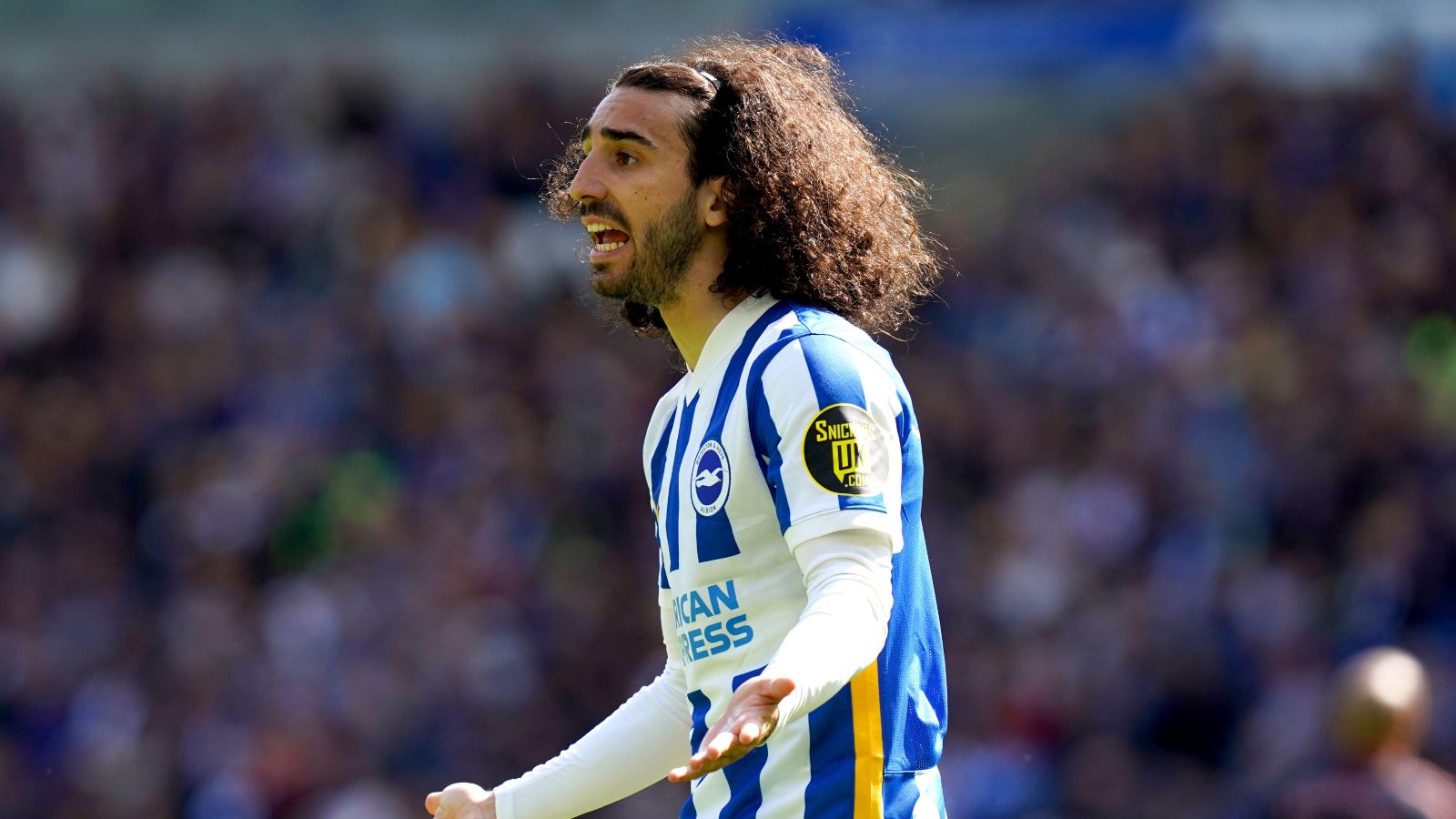 Chelsea 'want' Premier League defender but face competition from Tottenham and Juventus