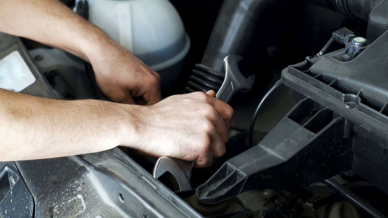 How Auto Mechanics Can Rip You Off, and How to Avoid Being Taken for a Ride