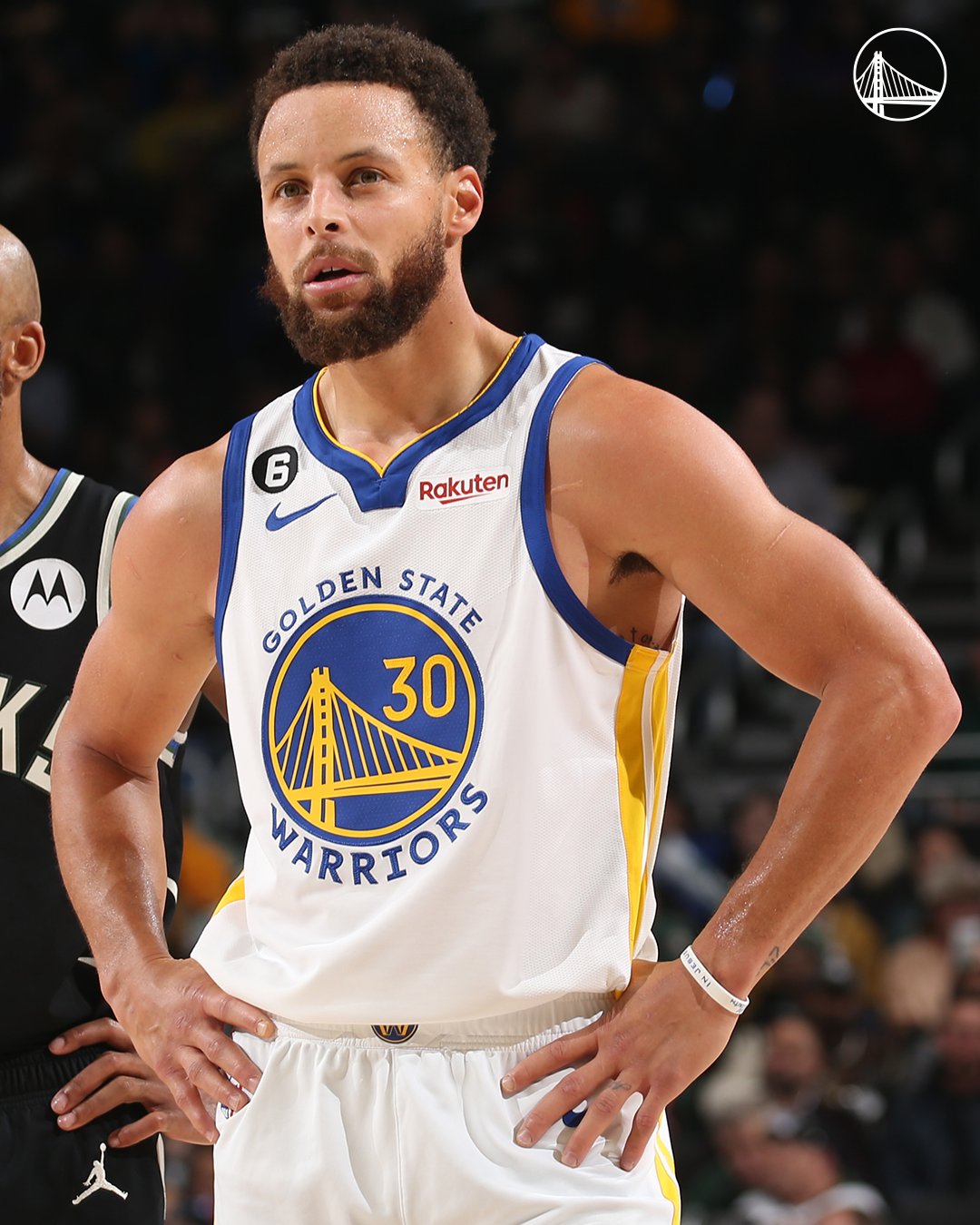 Golden State Warriors Curry, who suffered an injury during last night's game in Indiana, underwent an MRI today. The MRI confirmed that Stephen experienced a left shoulder subluxation. A
