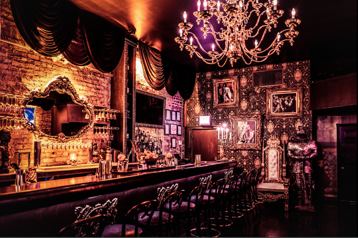 King of Cups Royal Cocktail Lounge Opens in Lincoln Park