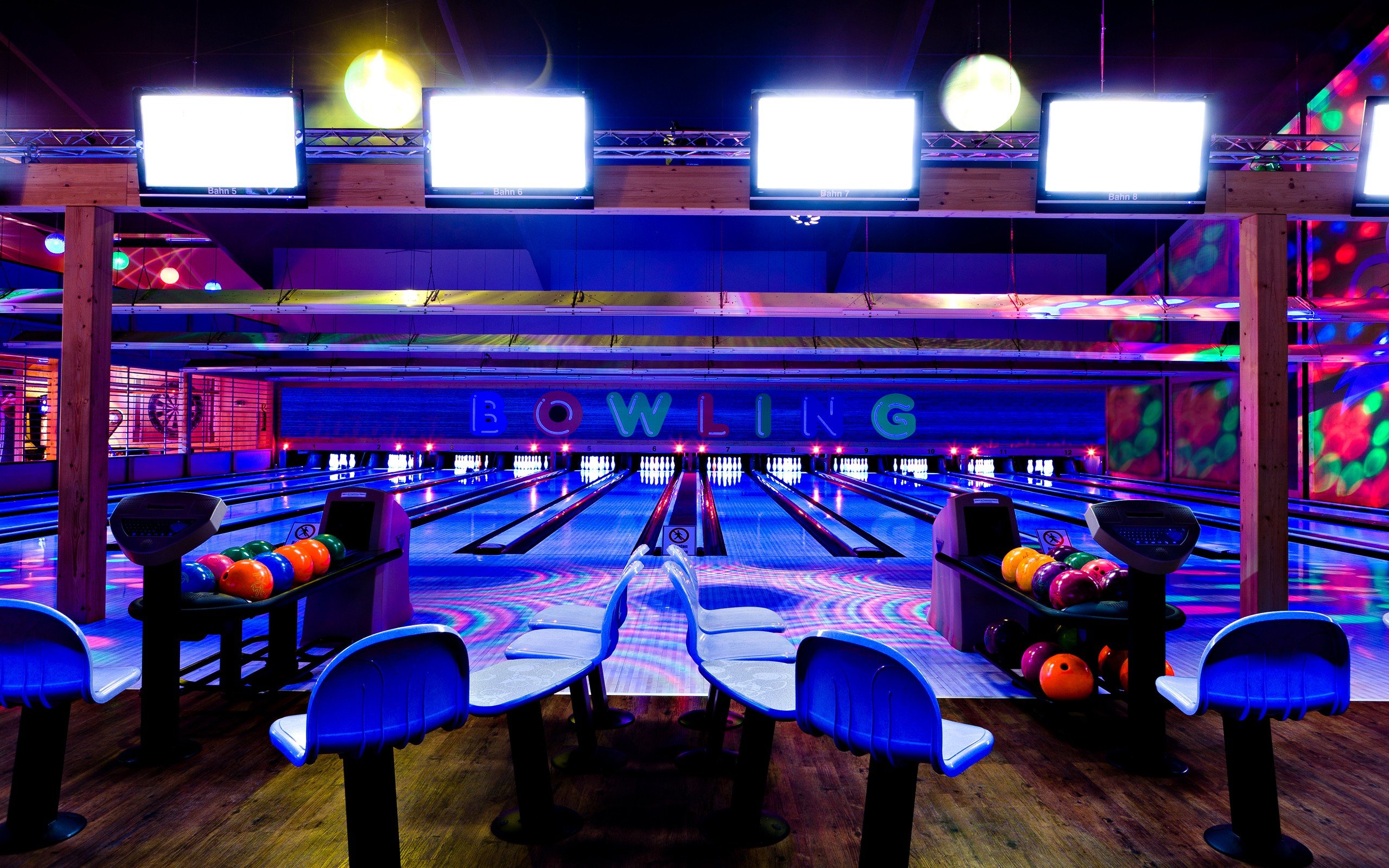 Wallpaper, bowling balls, Lanes, billiard room, recreation room, individual sports, ball game, team sport, ten pin bowling 2560x1600