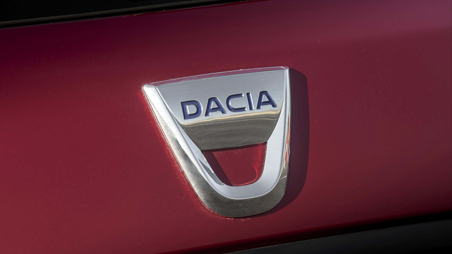 Dacia Announces Sandero, Logan MCV Updates