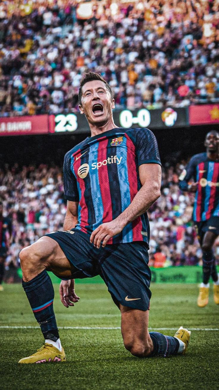 Robert Lewandowski. Futebol fotos, Fotos do corinthians, Futebol