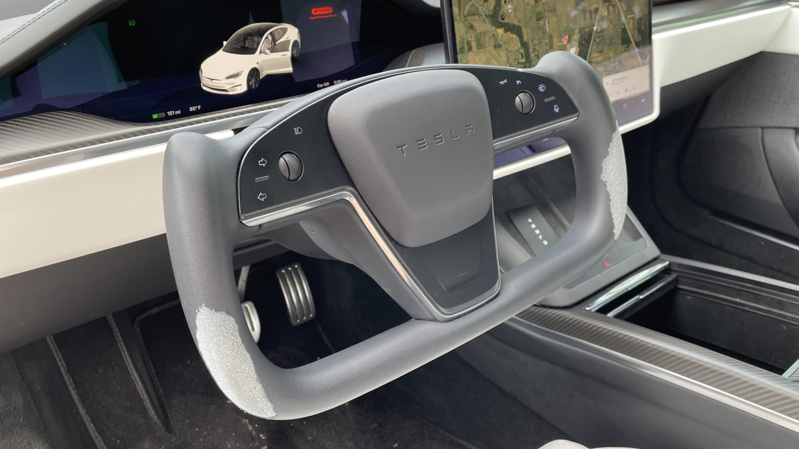 Here's what a rental Tesla Model S interior looks like after 19,000 miles