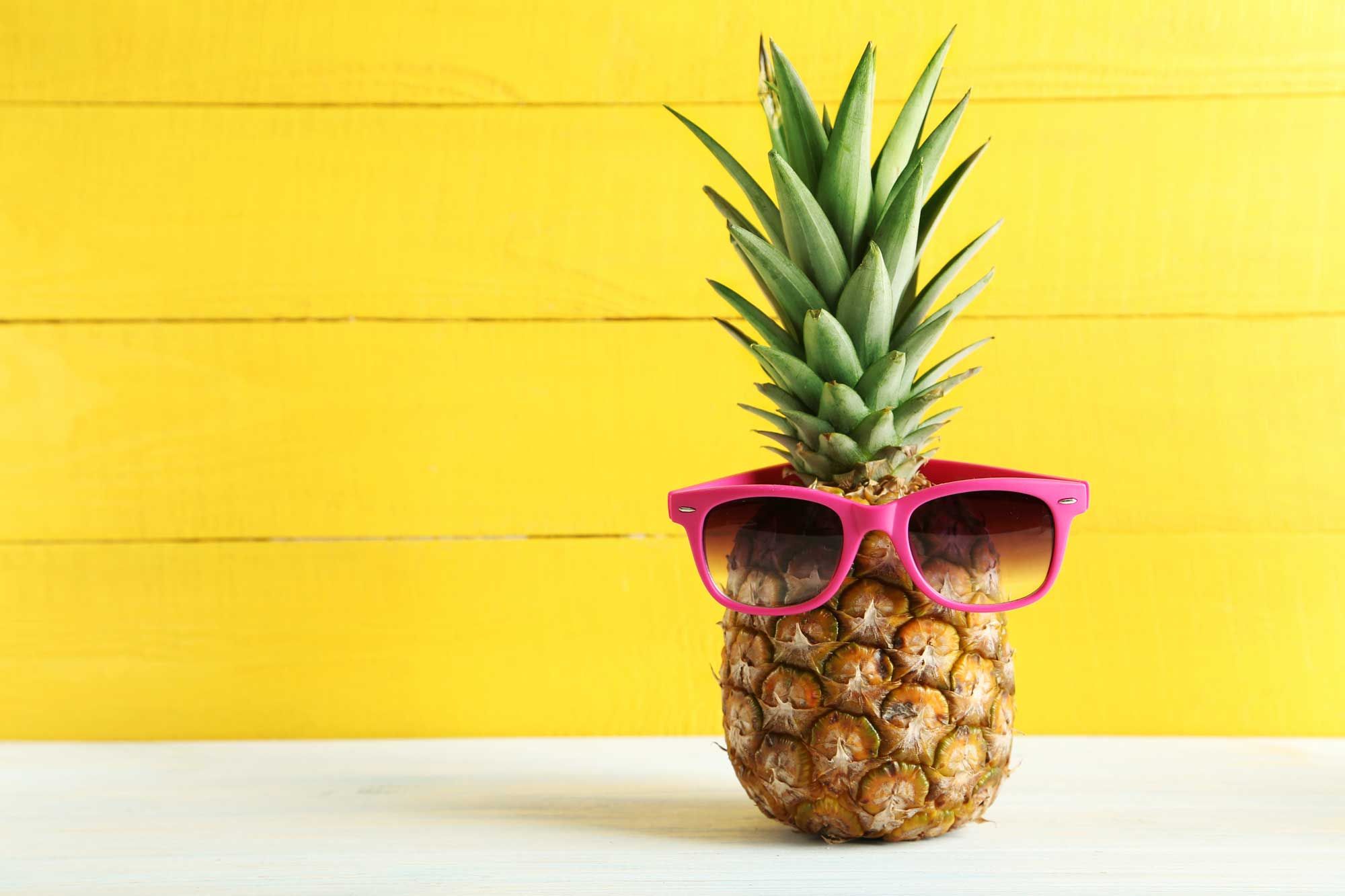 Pineapple with Sunglasses Wallpaper Free Pineapple with Sunglasses Background
