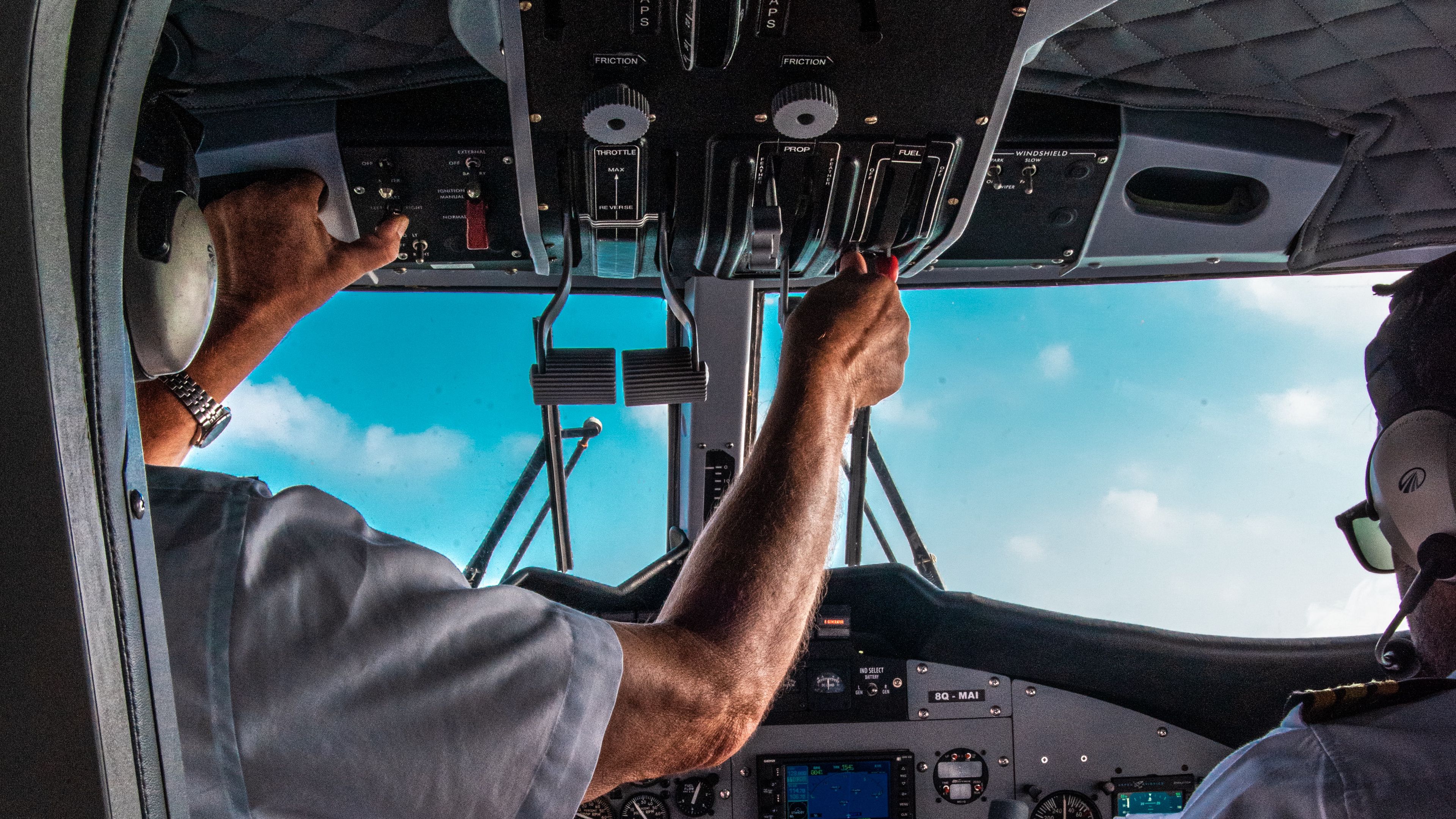Wallpaper / airplane, cockpit, pilots, control, 4k free download