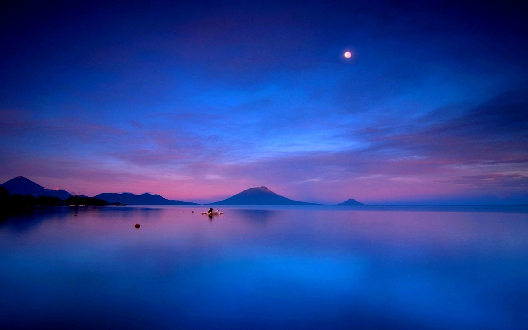 Blue Calm Lake Scenery HD Wallpaper