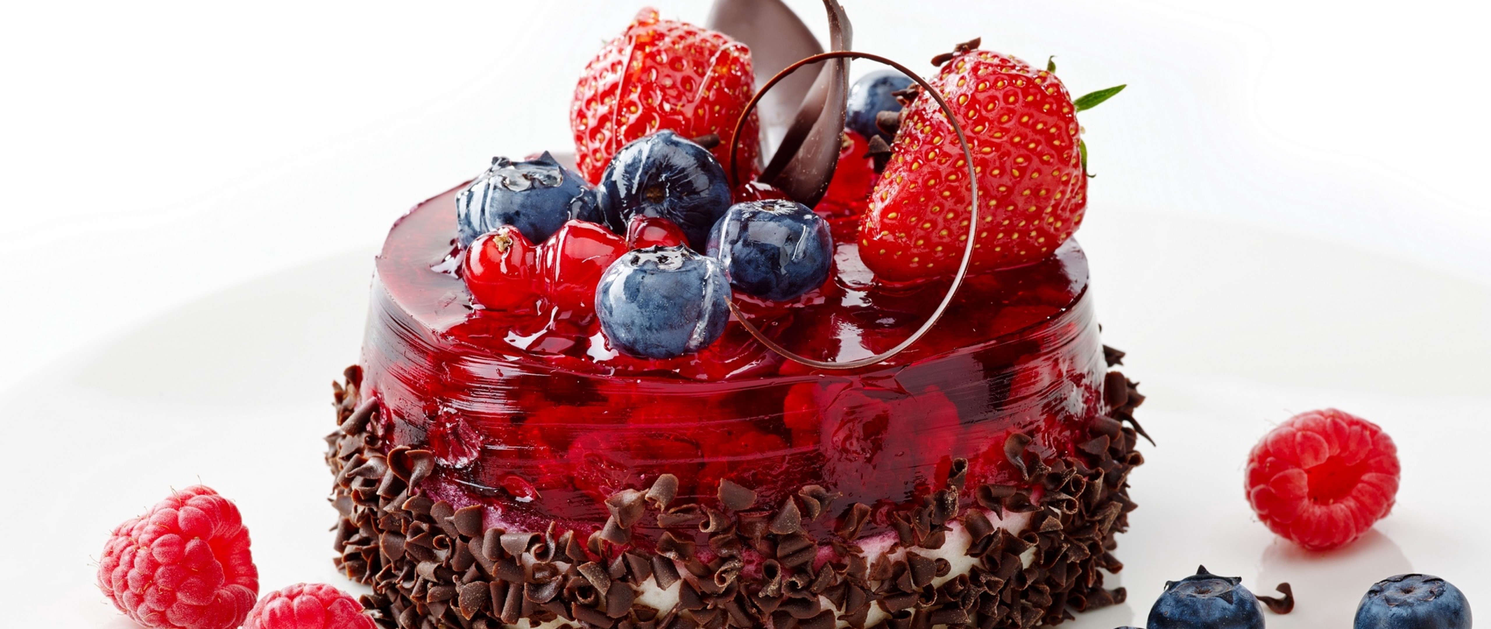 Chocolate cake with strawberries HD Wallpaper 4K Ultra HD Wide TV