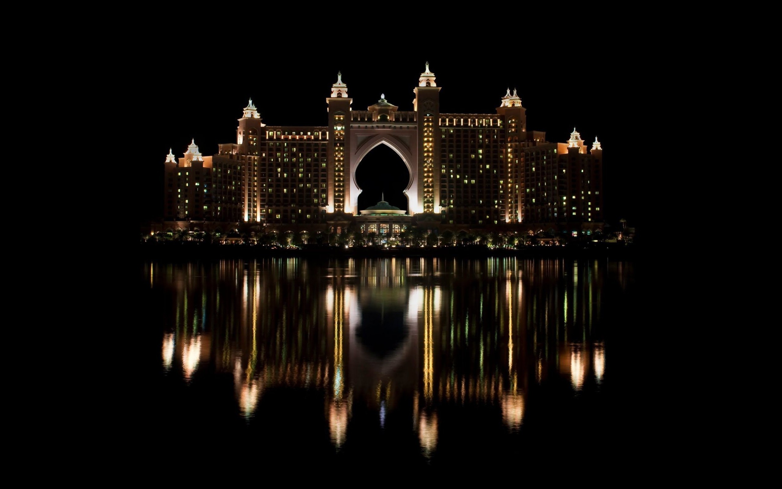 Atlantis Hotel HD Wallpaper and Background