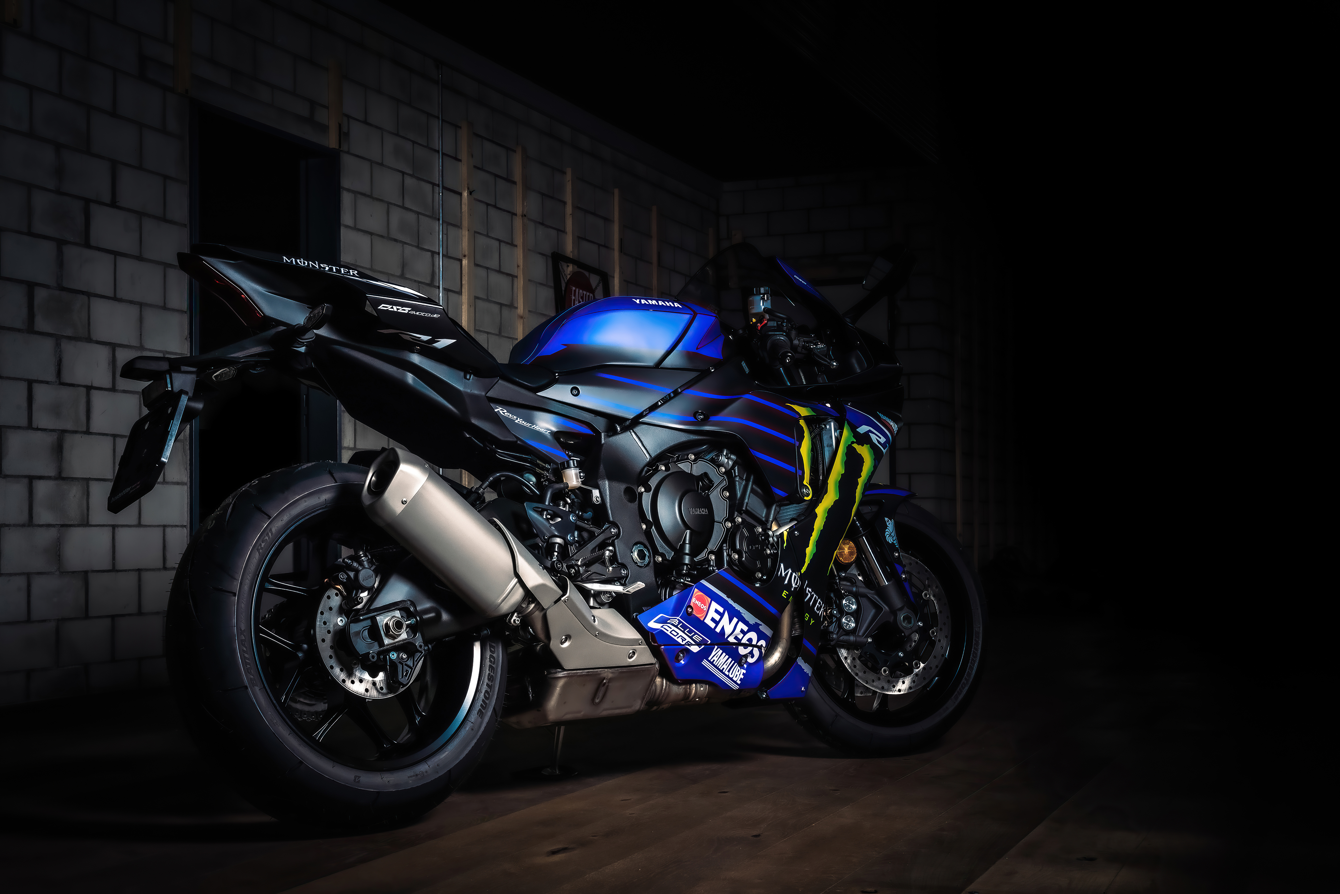 Wallpaper 4k Yamaha R1 Valentino Rossi 4k Wallpaper