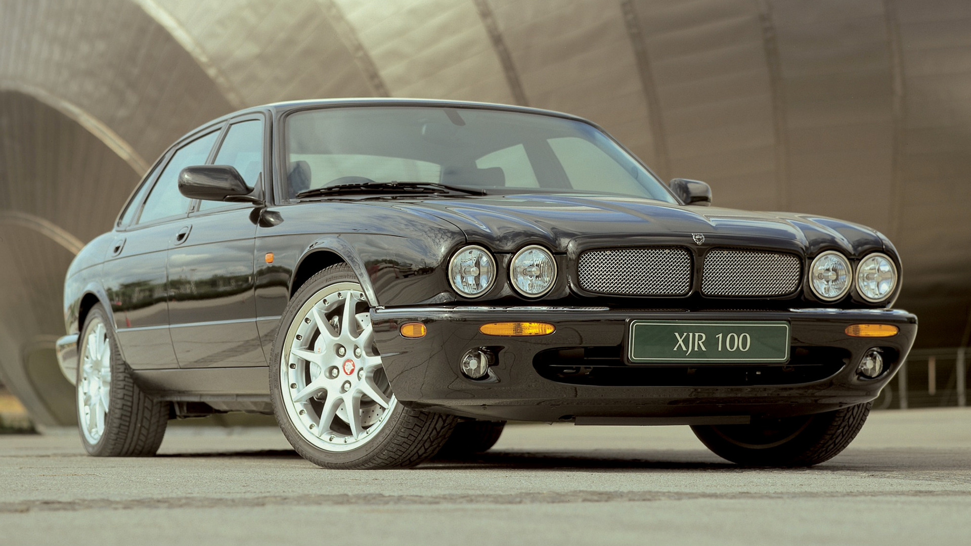Jaguar XJR 100