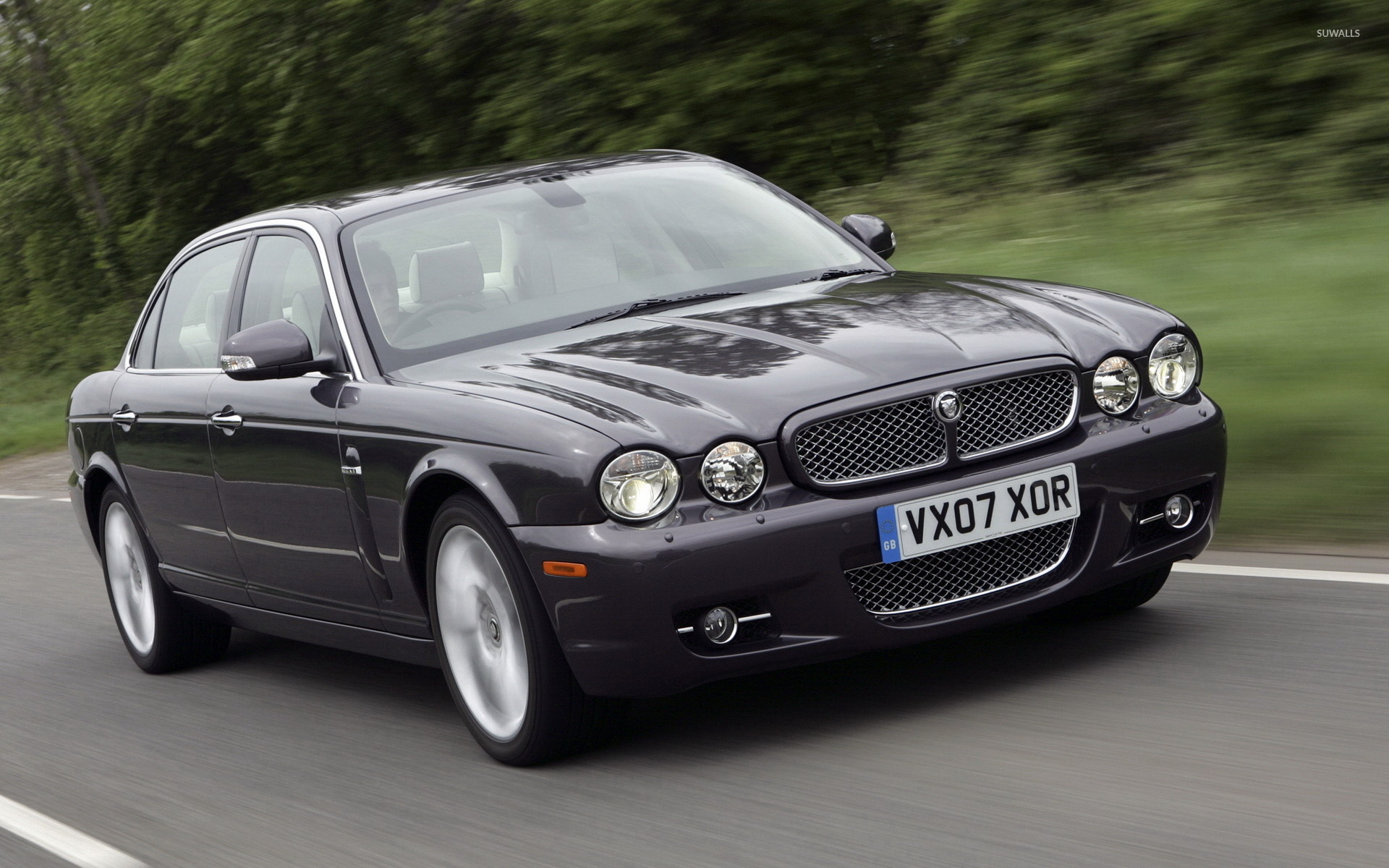Jaguar XJ8 wallpaper wallpaper