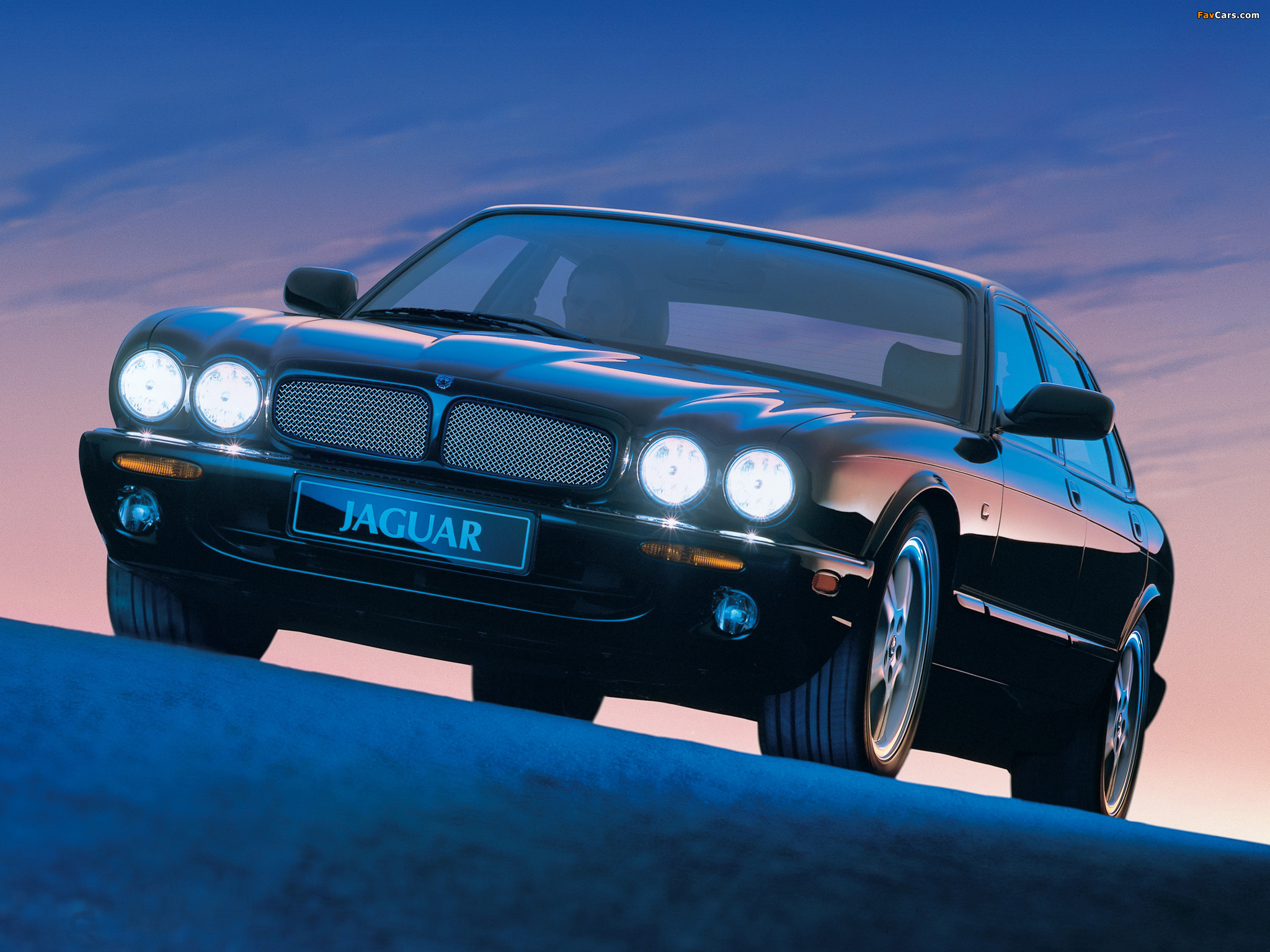 Jaguar XJR (X308) 1997–2003 wallpaper (2048x1536)