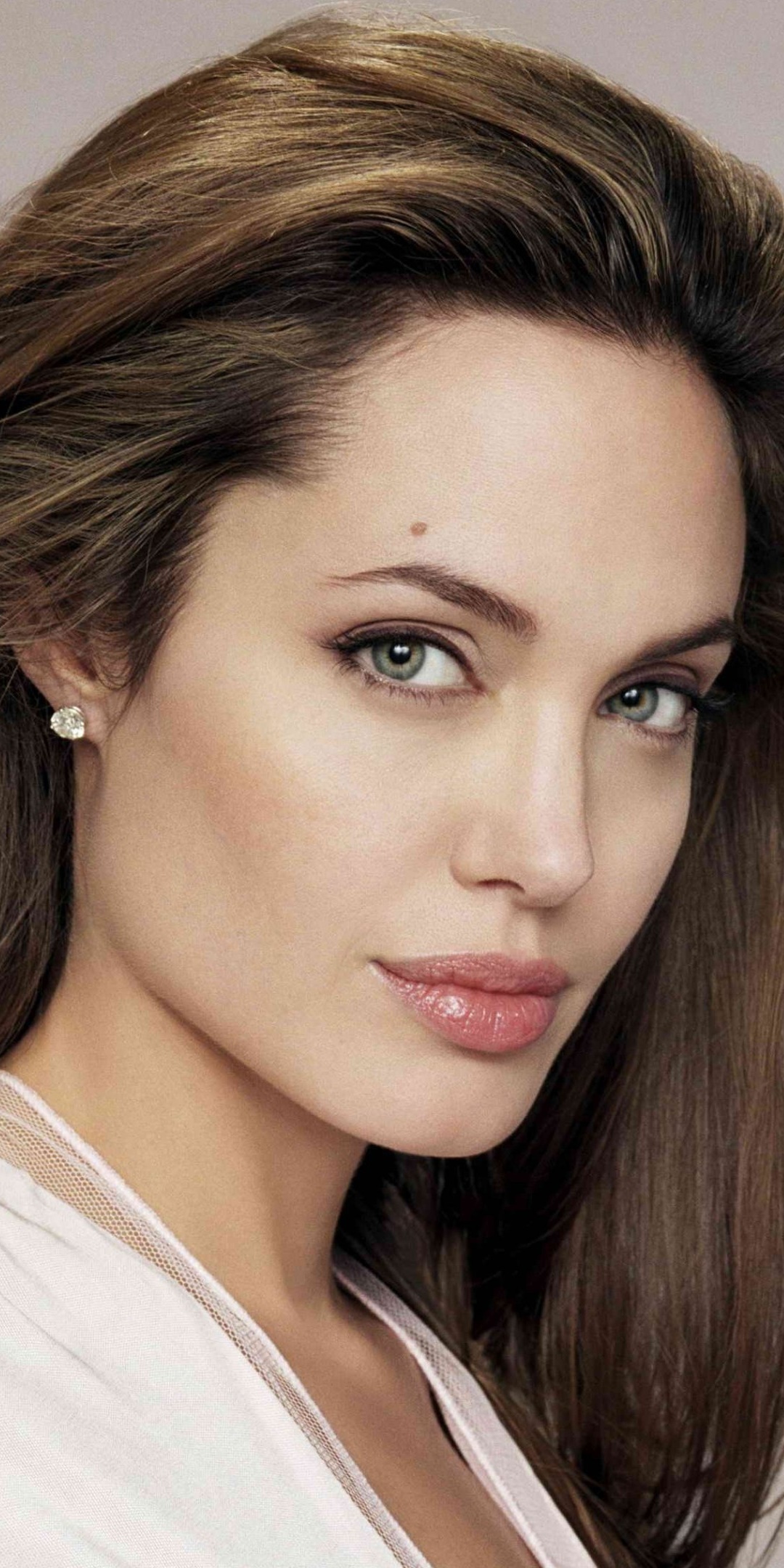 Wallpaper / Celebrity Angelina Jolie Phone Wallpaper, Face, Brunette, Actress, American, 1080x2160 free download