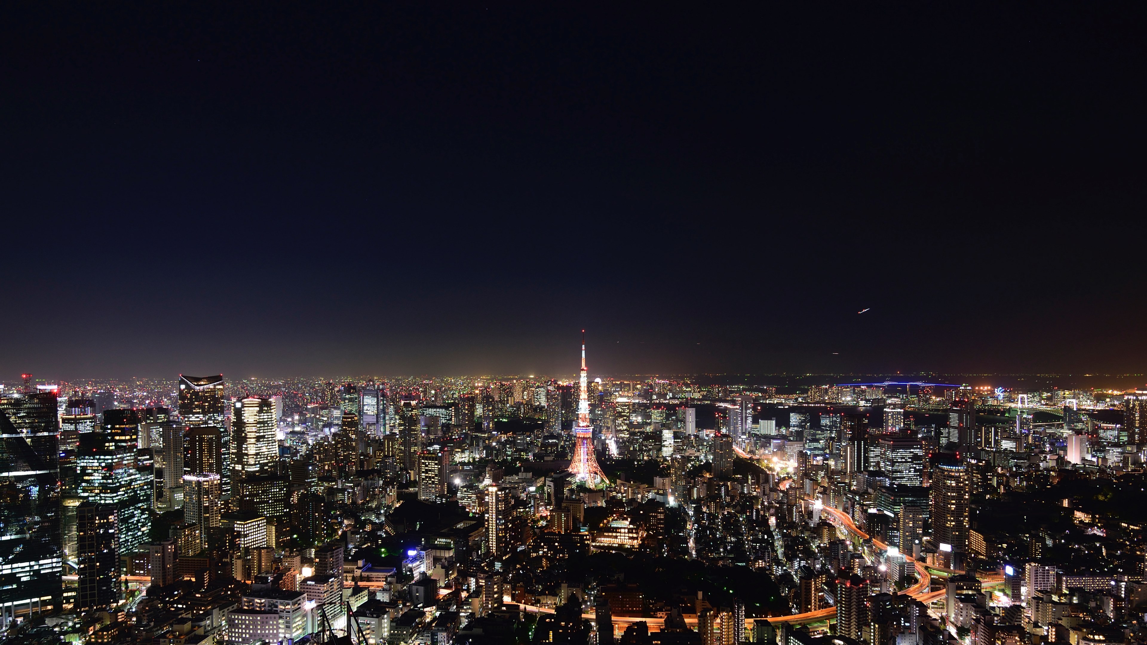 Wallpaper / bright cityscape of tokyo at night, bright tokyo cityscape 4k wallpaper free download