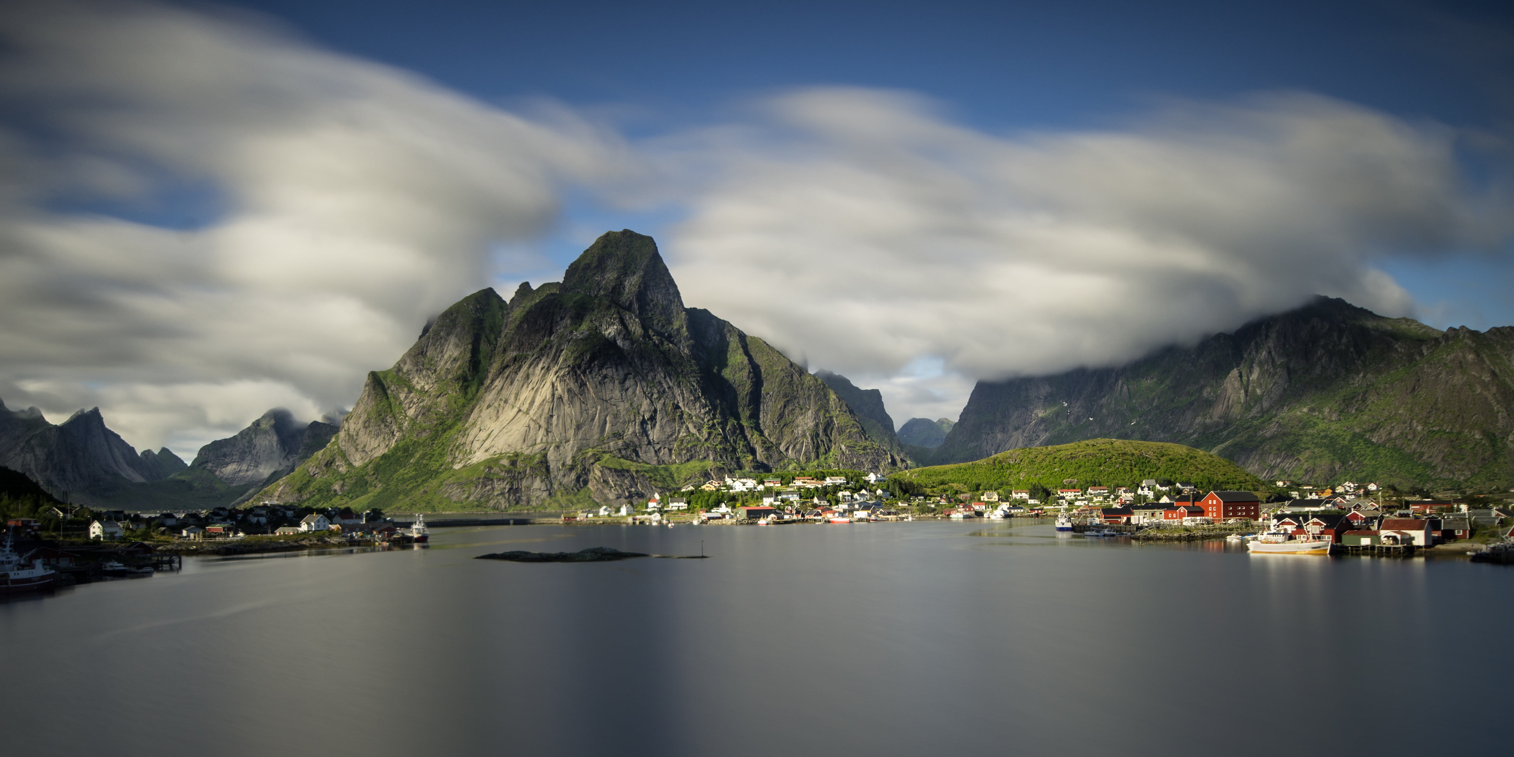 Wallpaper / mountains, Panorama, scenics, Lofoten, Norge, clouds, outdoors, nuages, pose, summer, de, nature, tourism, lake, Panoramic, water, reflection, Norvège free download