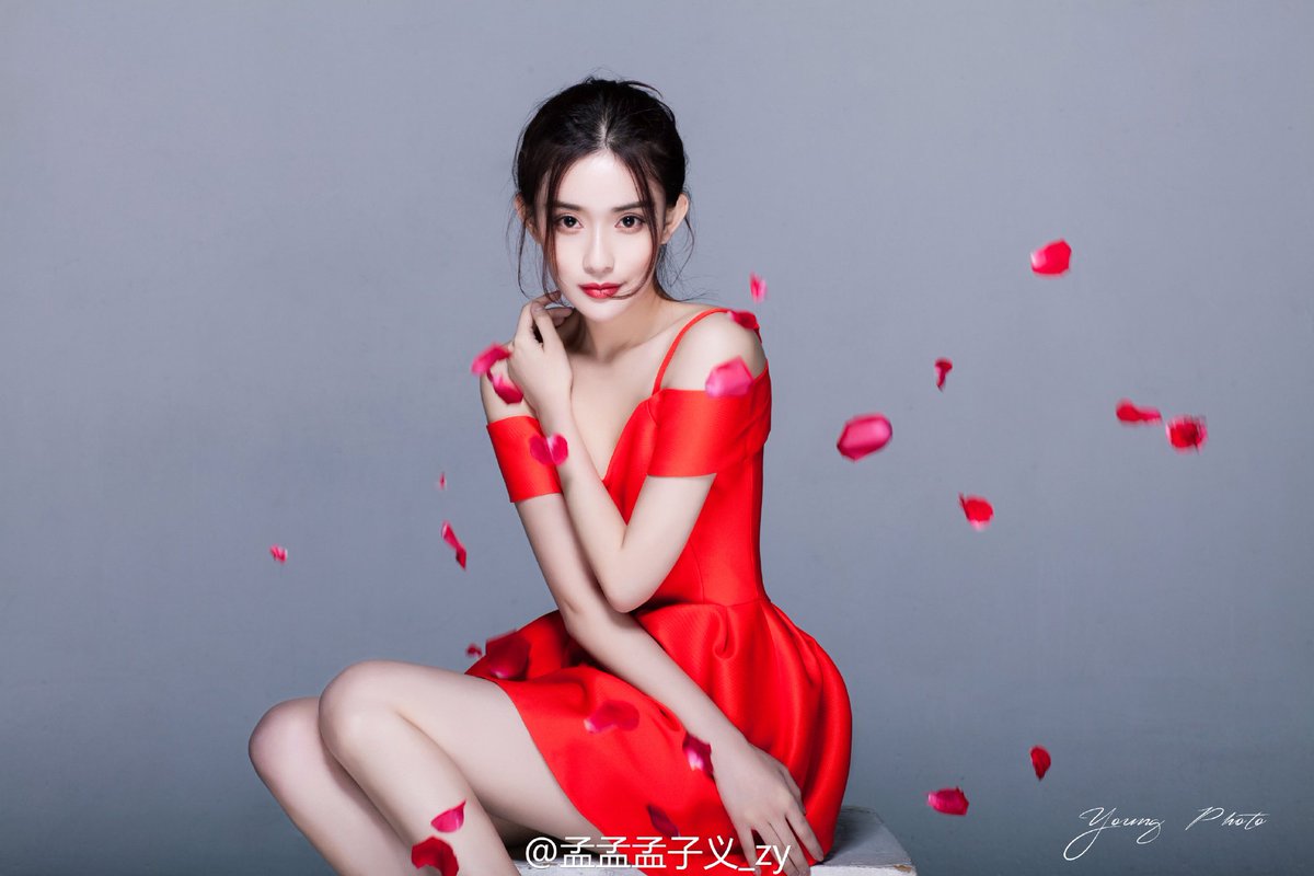 Meng Ziyi Archive Meng Ziyi Weibo (1 3) #MengZiyi ＃孟子义#ZoeyMeng