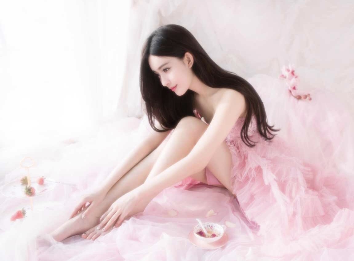 Ziyi Meng's Feet << wikiFeet