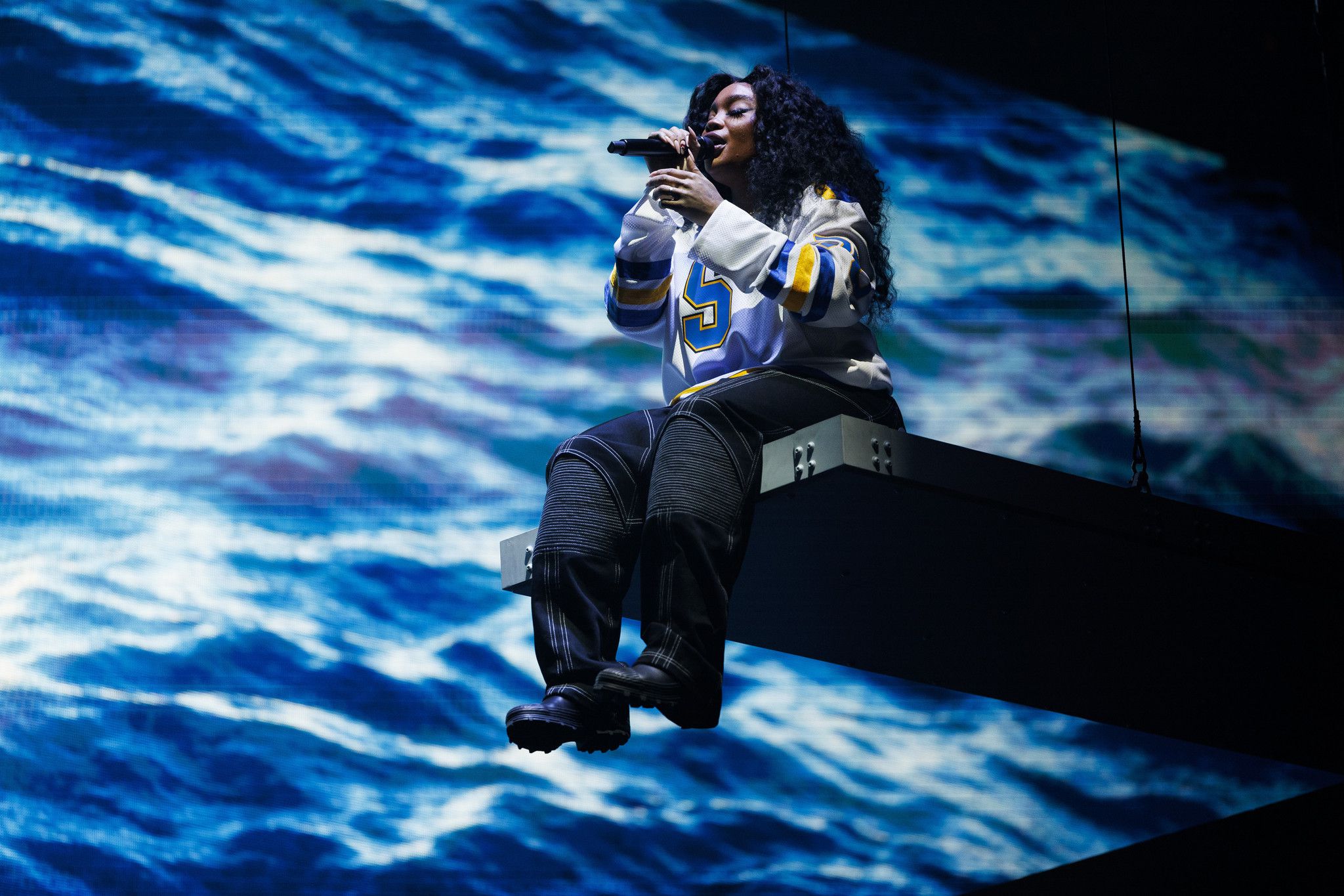 Review: SZA packs the United Center