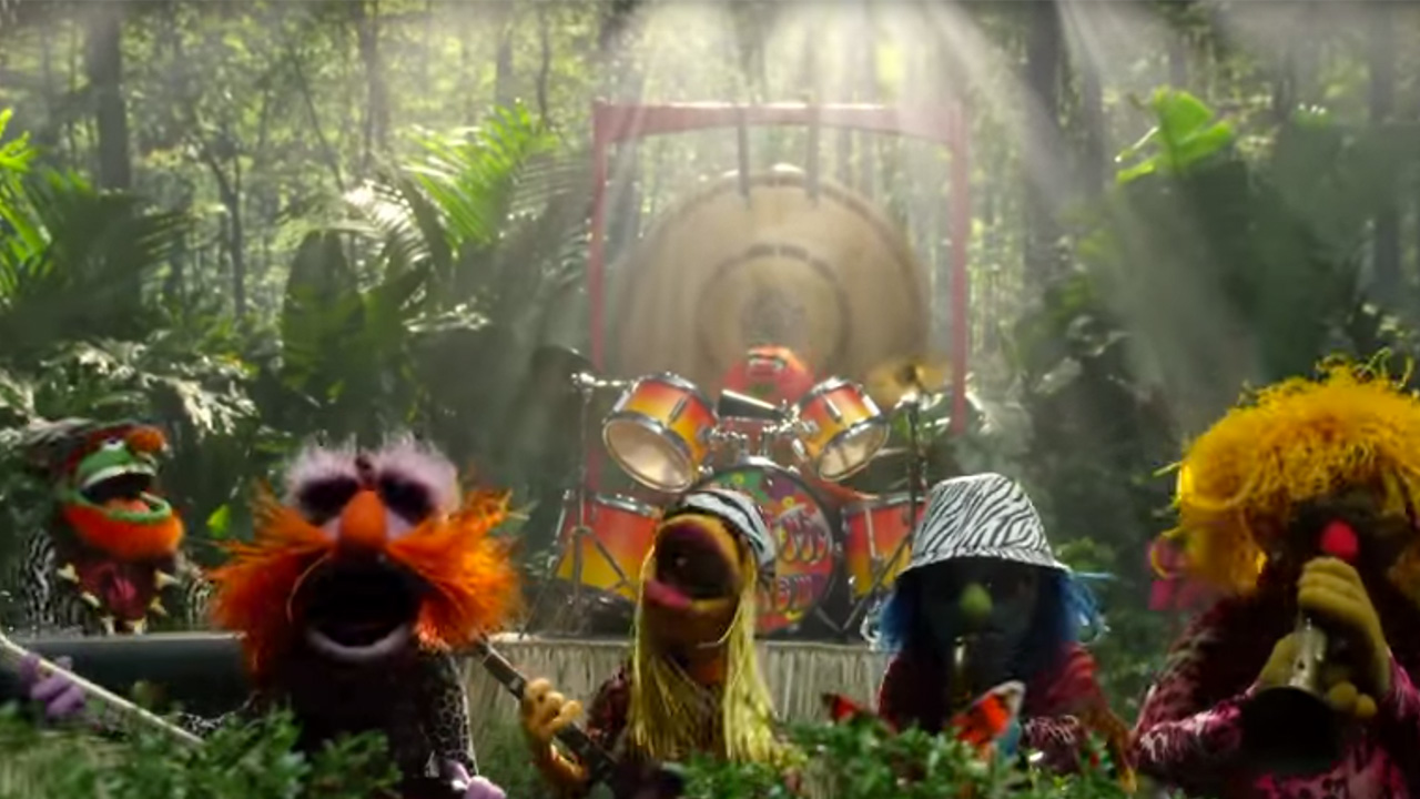 Muppets perform funky cover