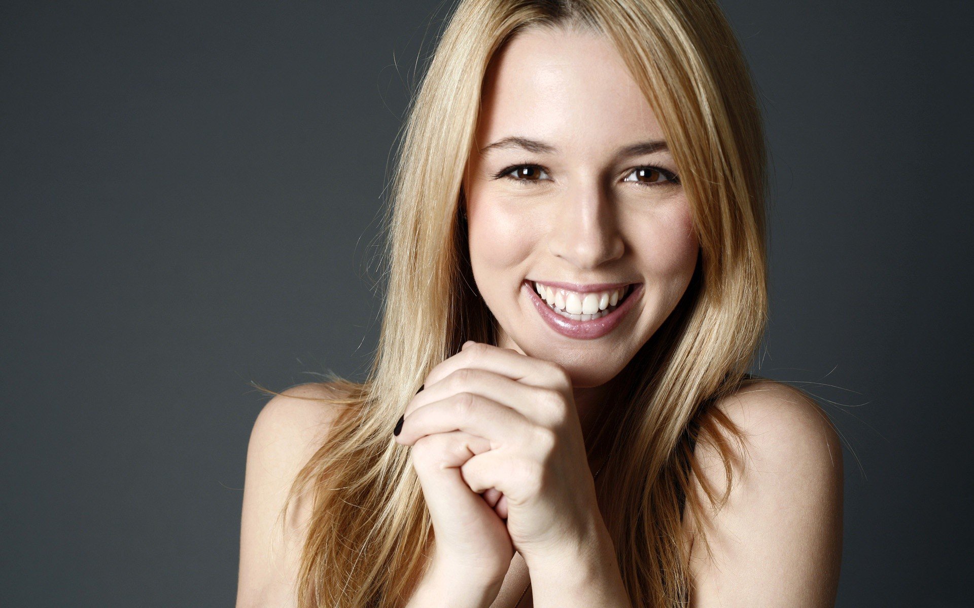 Alona Tal HD Wallpaper und Hintergründe