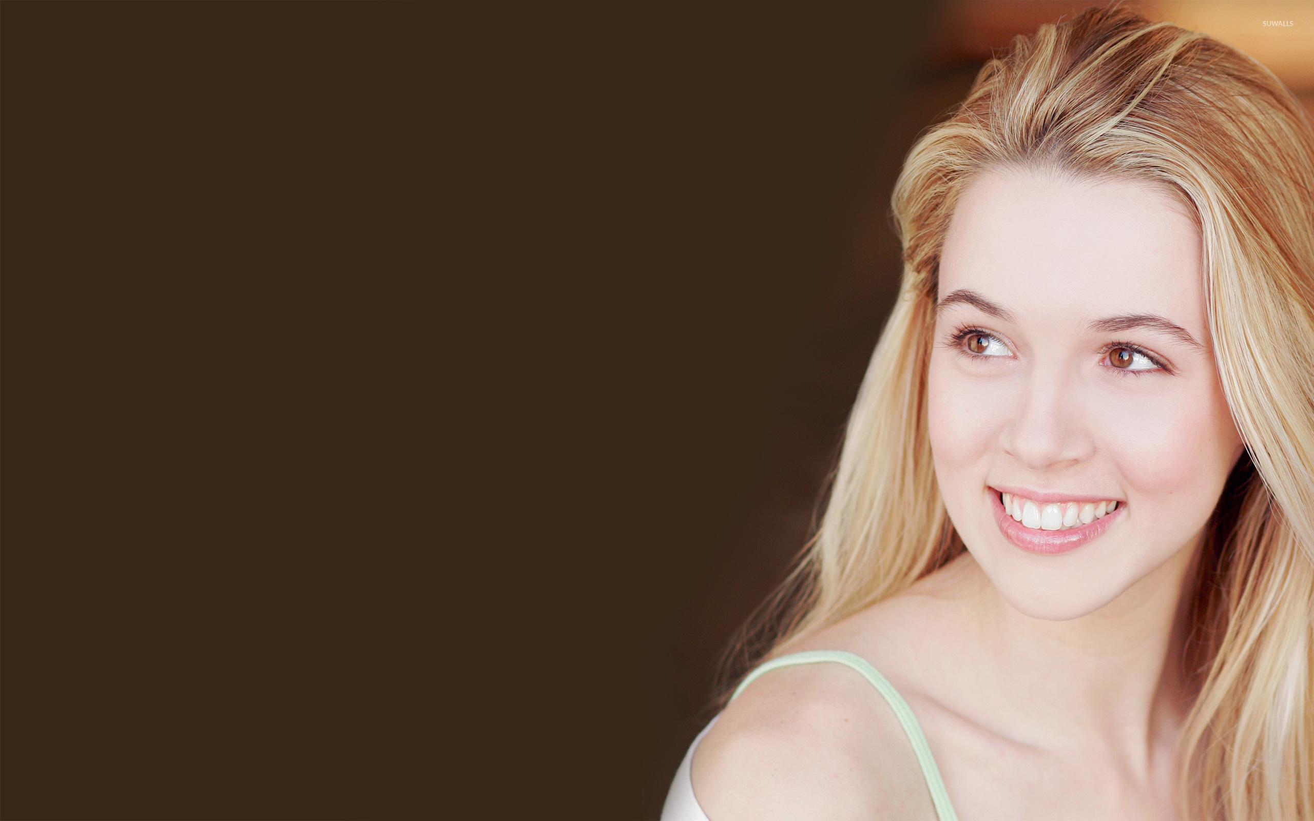 Alona Tal wallpaper