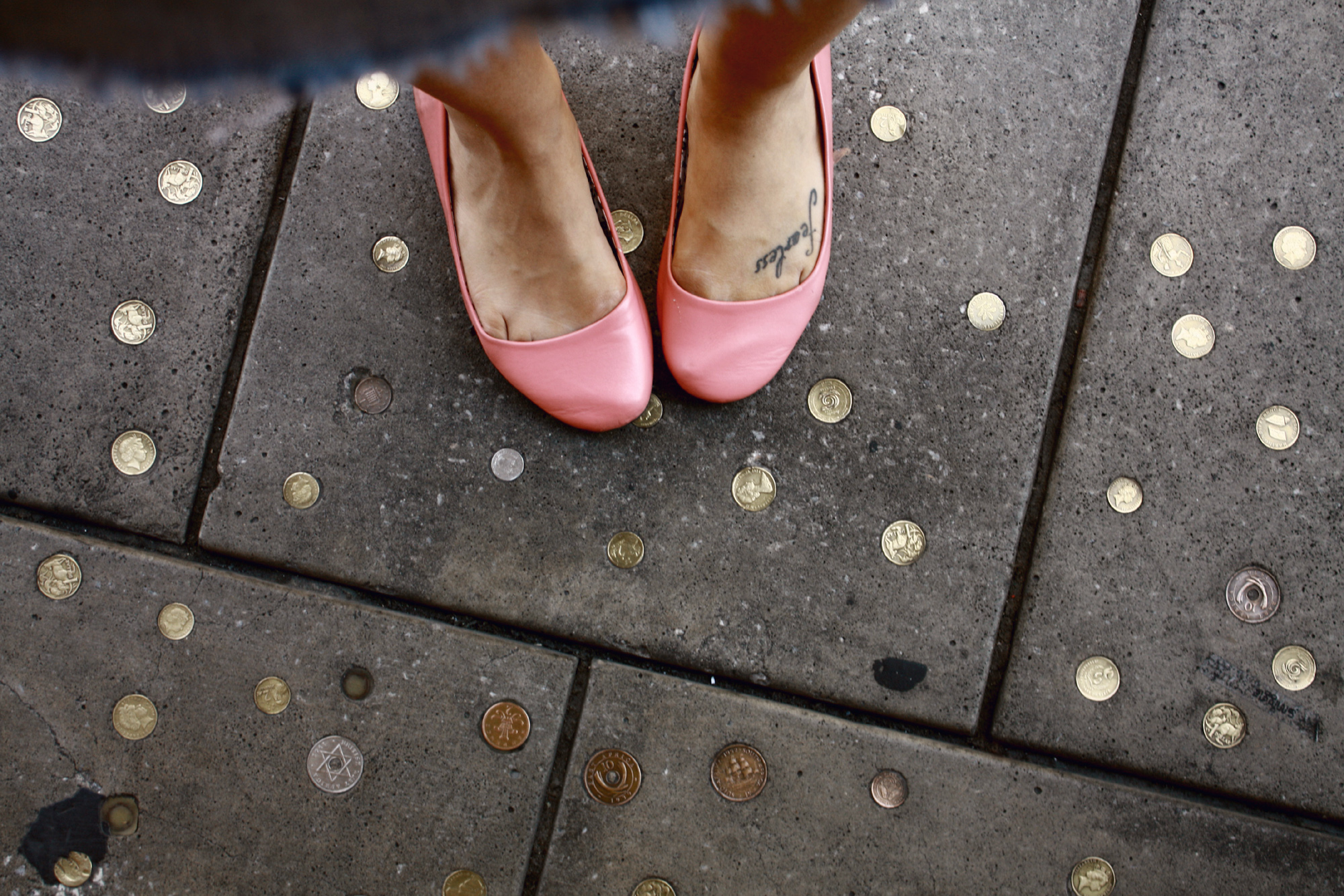 Wallpaper, pink, money, feet, girl