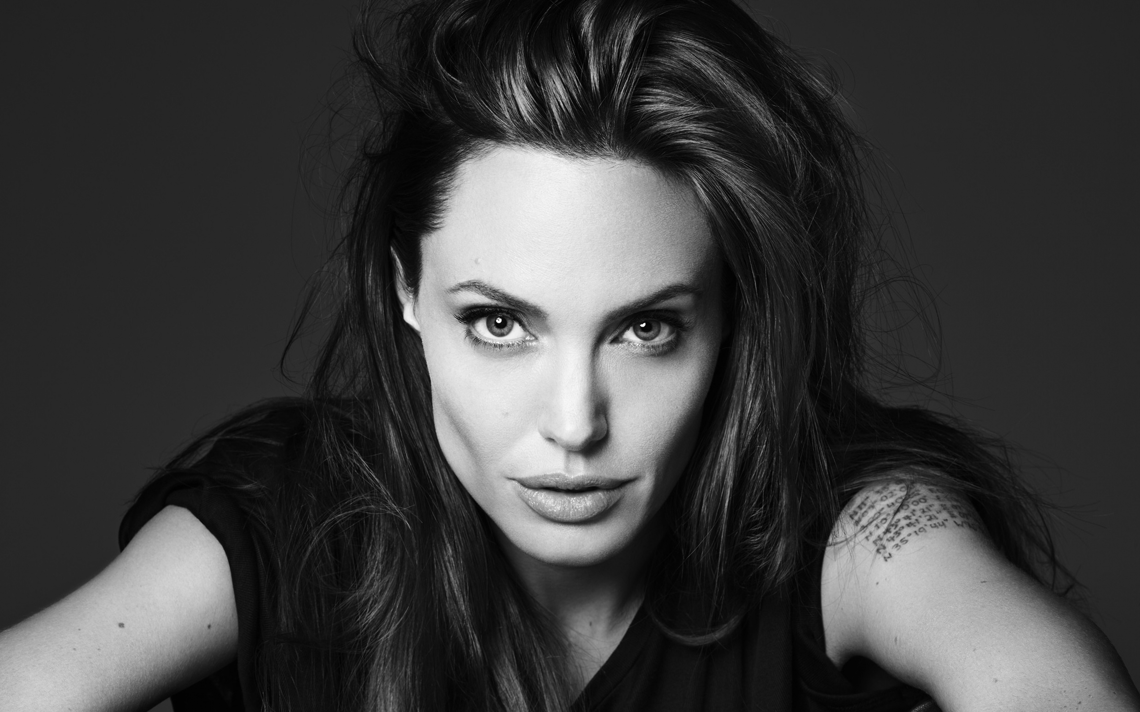 Angelina Jolie 4k Ultra HD Wallpaper